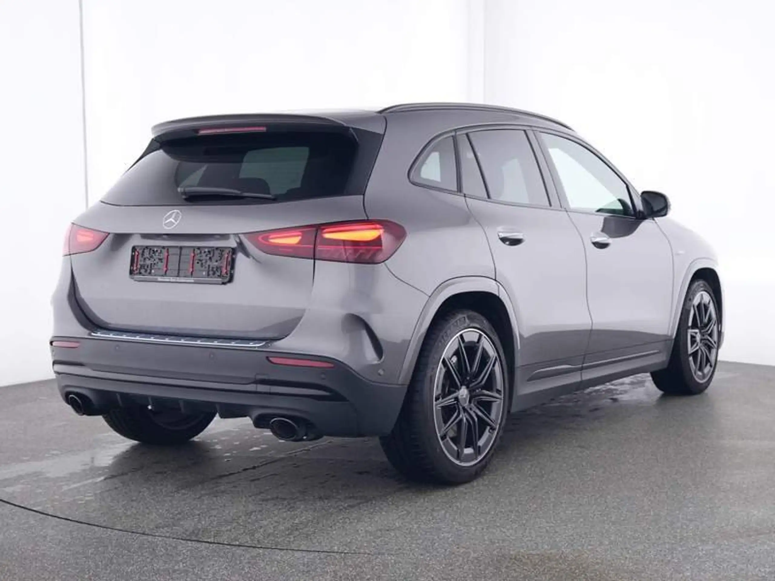 Mercedes-Benz - GLA 35 AMG