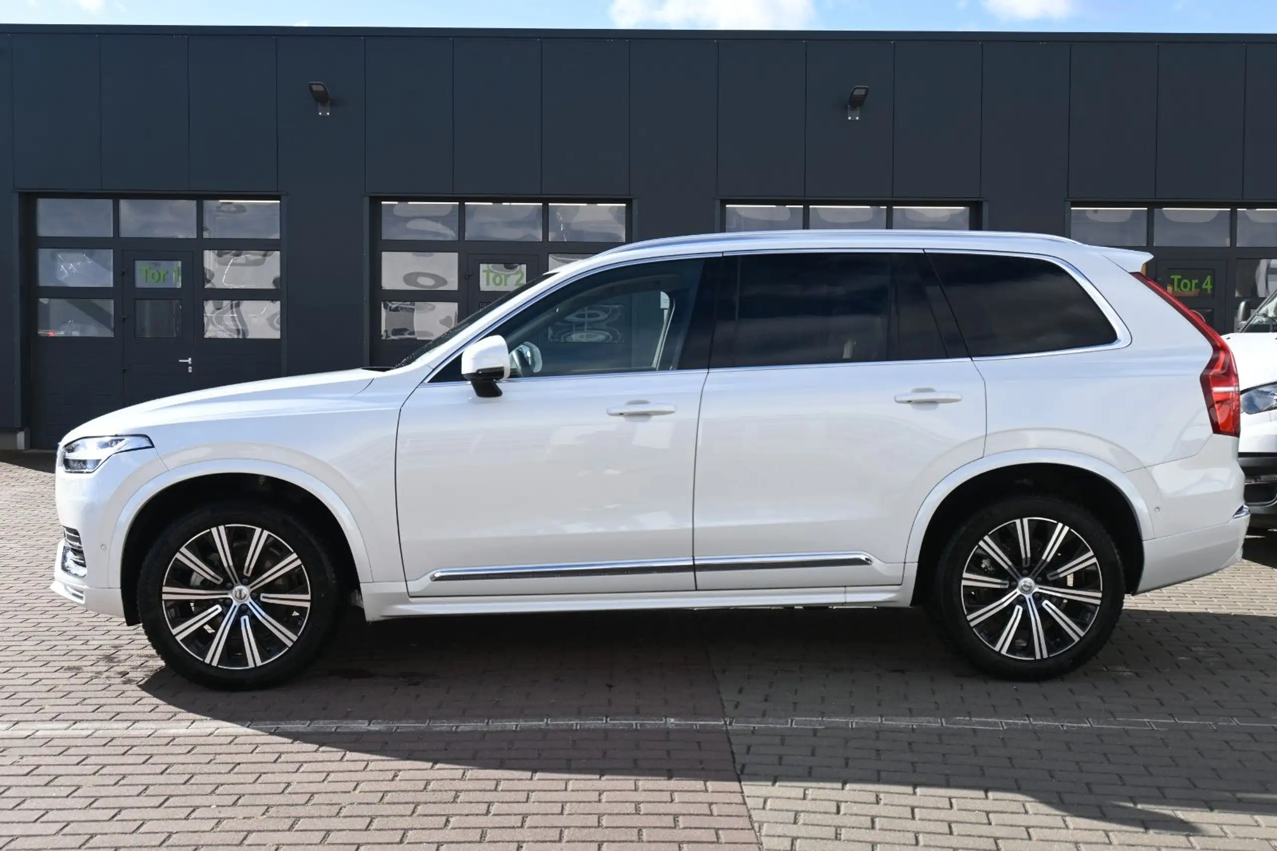 Volvo - XC90