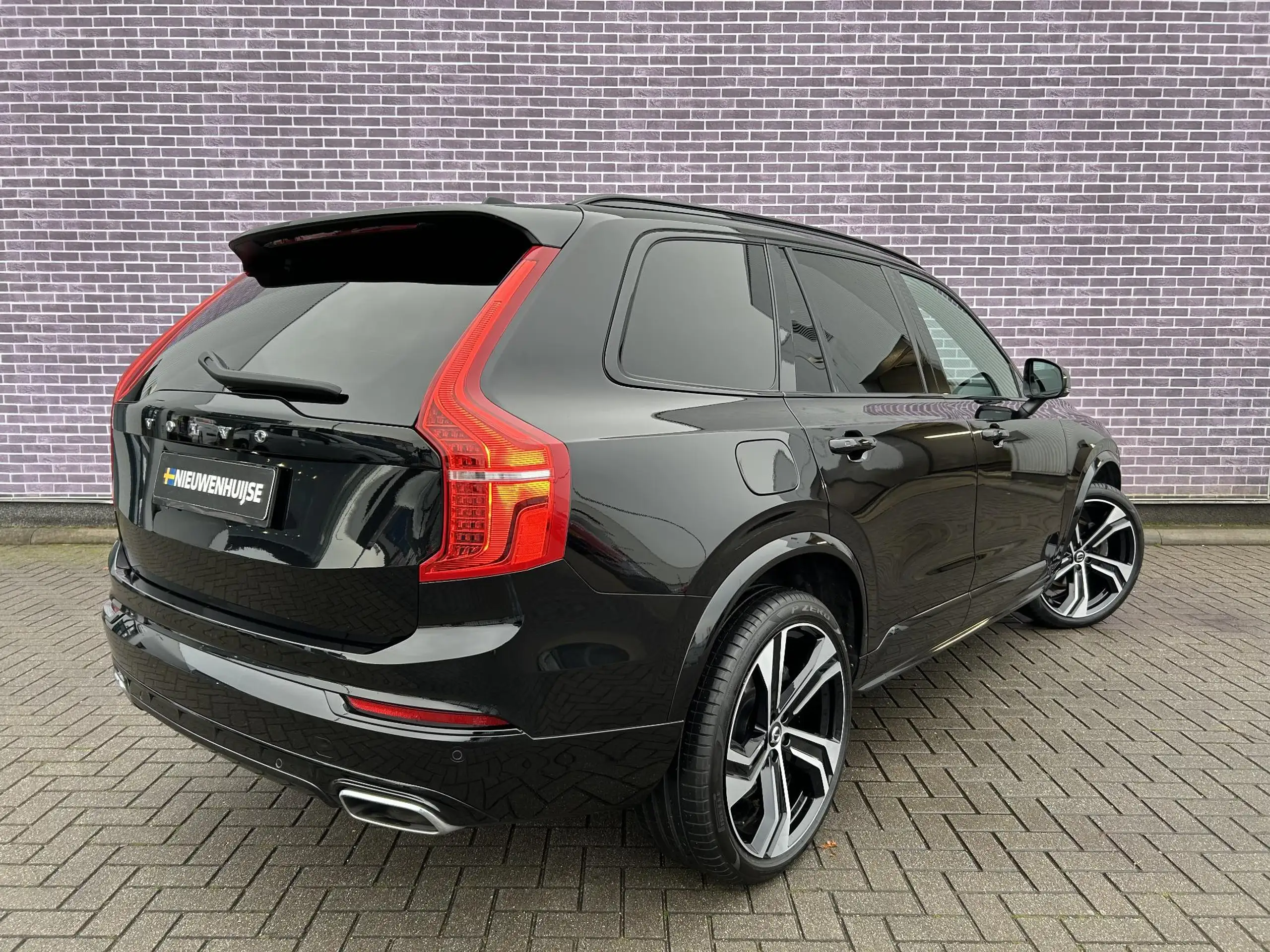 Volvo - XC90