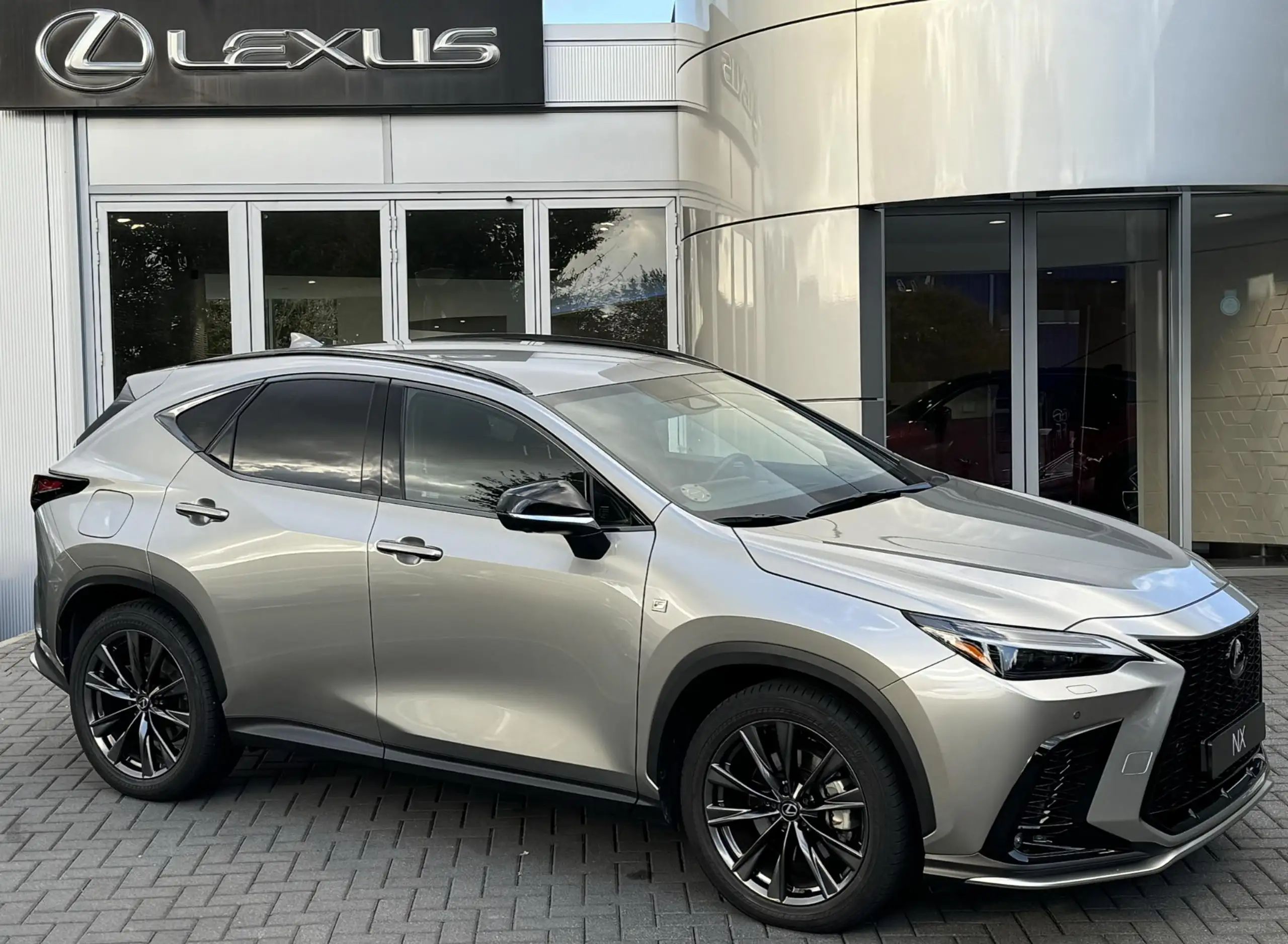 Lexus NX 450h+ 2023