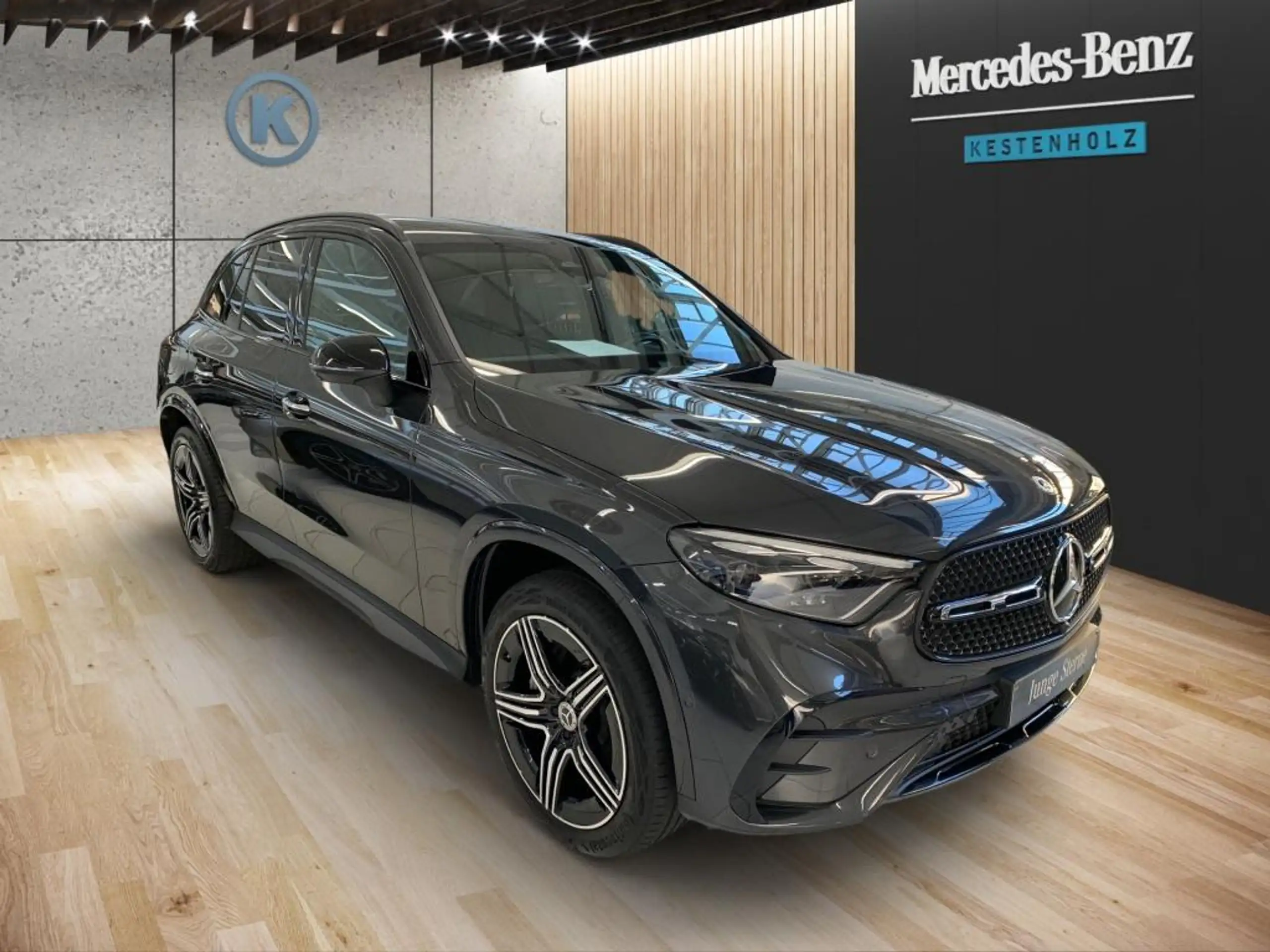 Mercedes-Benz - GLC 300