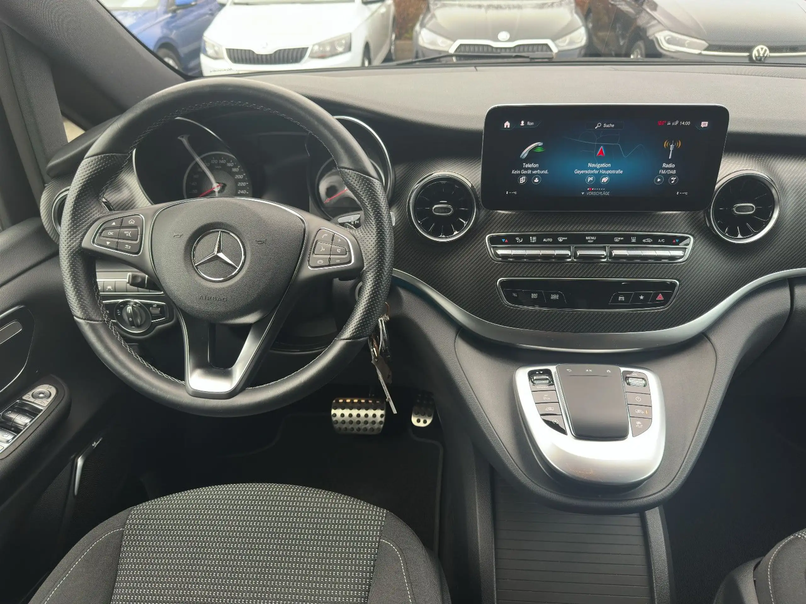 Mercedes-Benz - V 300