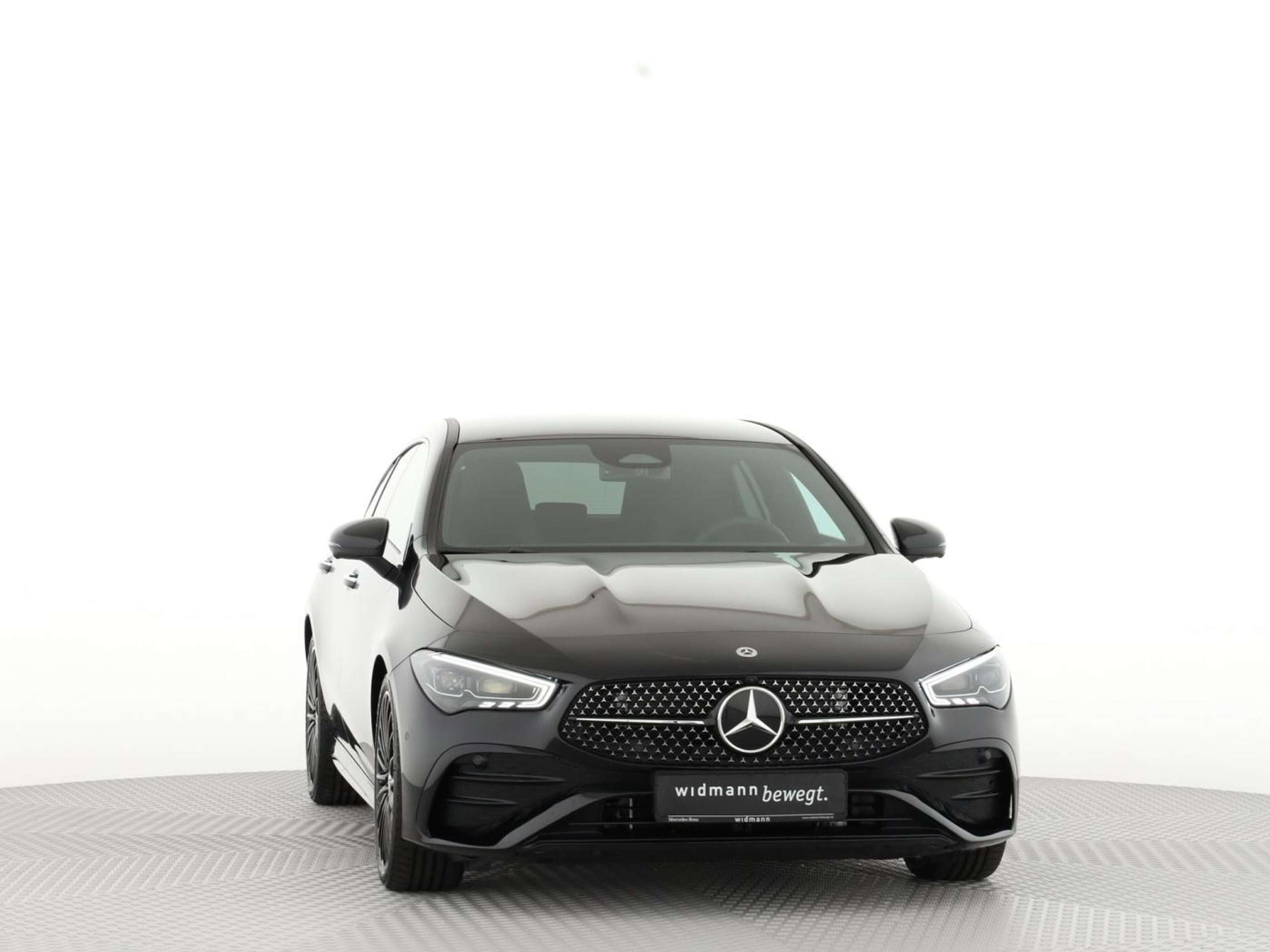 Mercedes-Benz - CLA 200