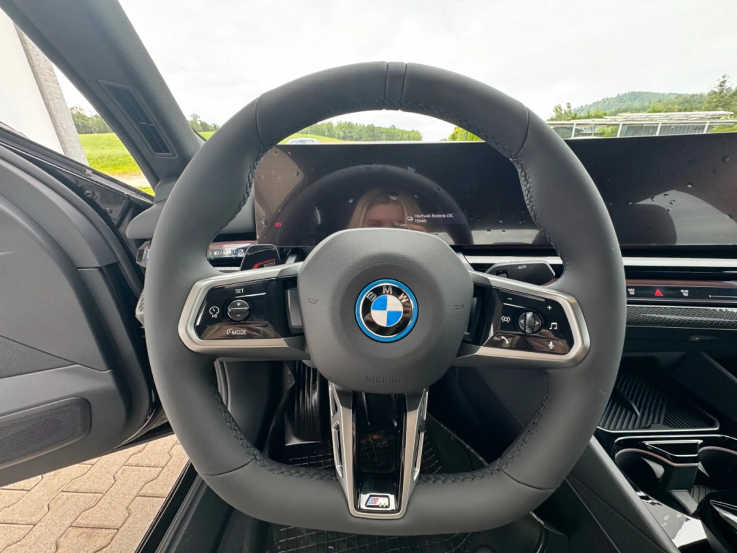 BMW - i5