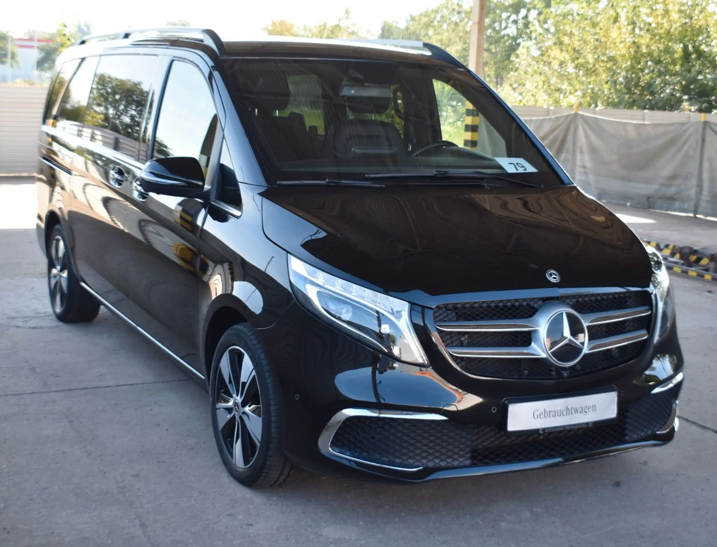 Mercedes-Benz - V 250