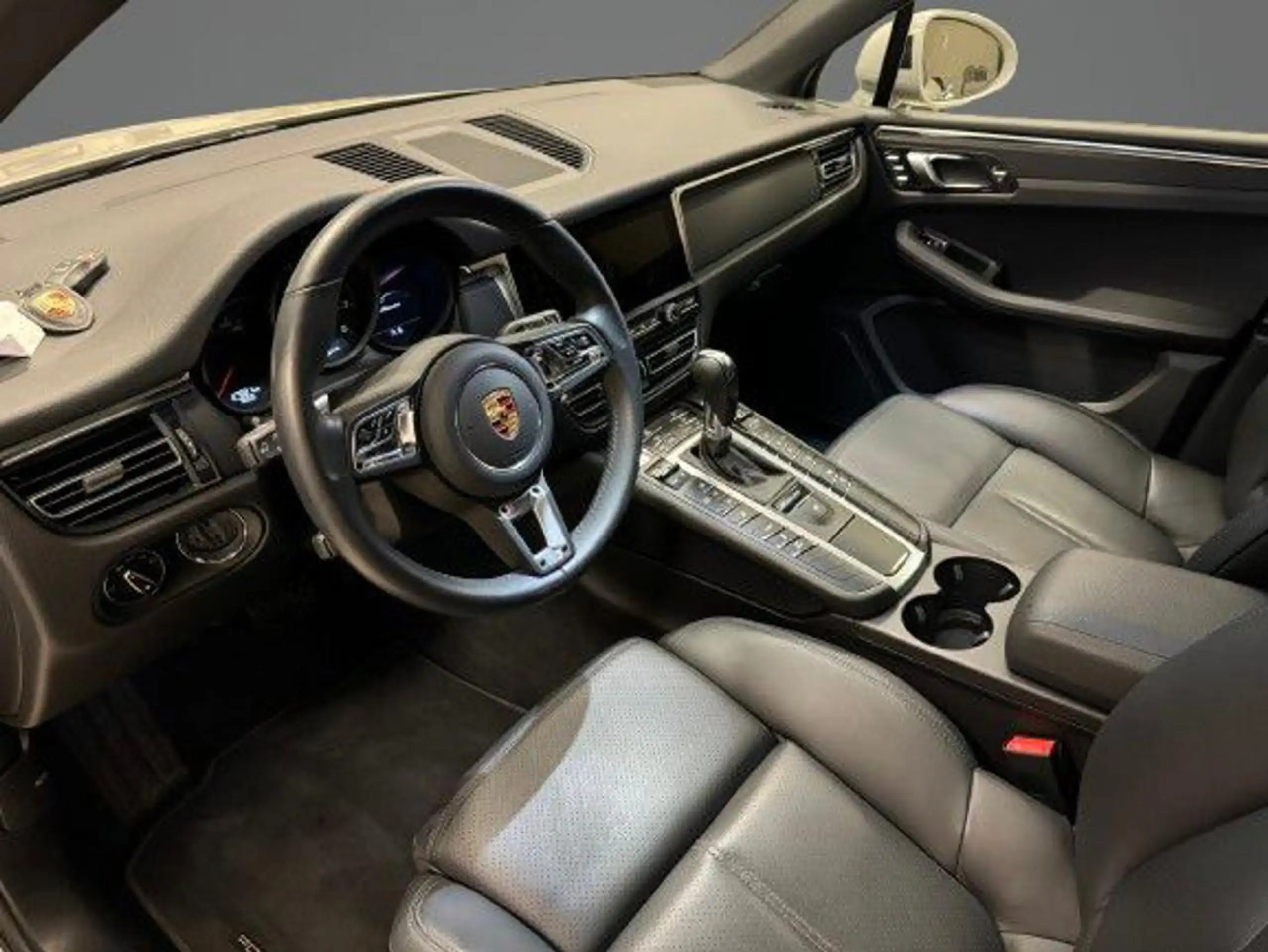 Porsche - Macan