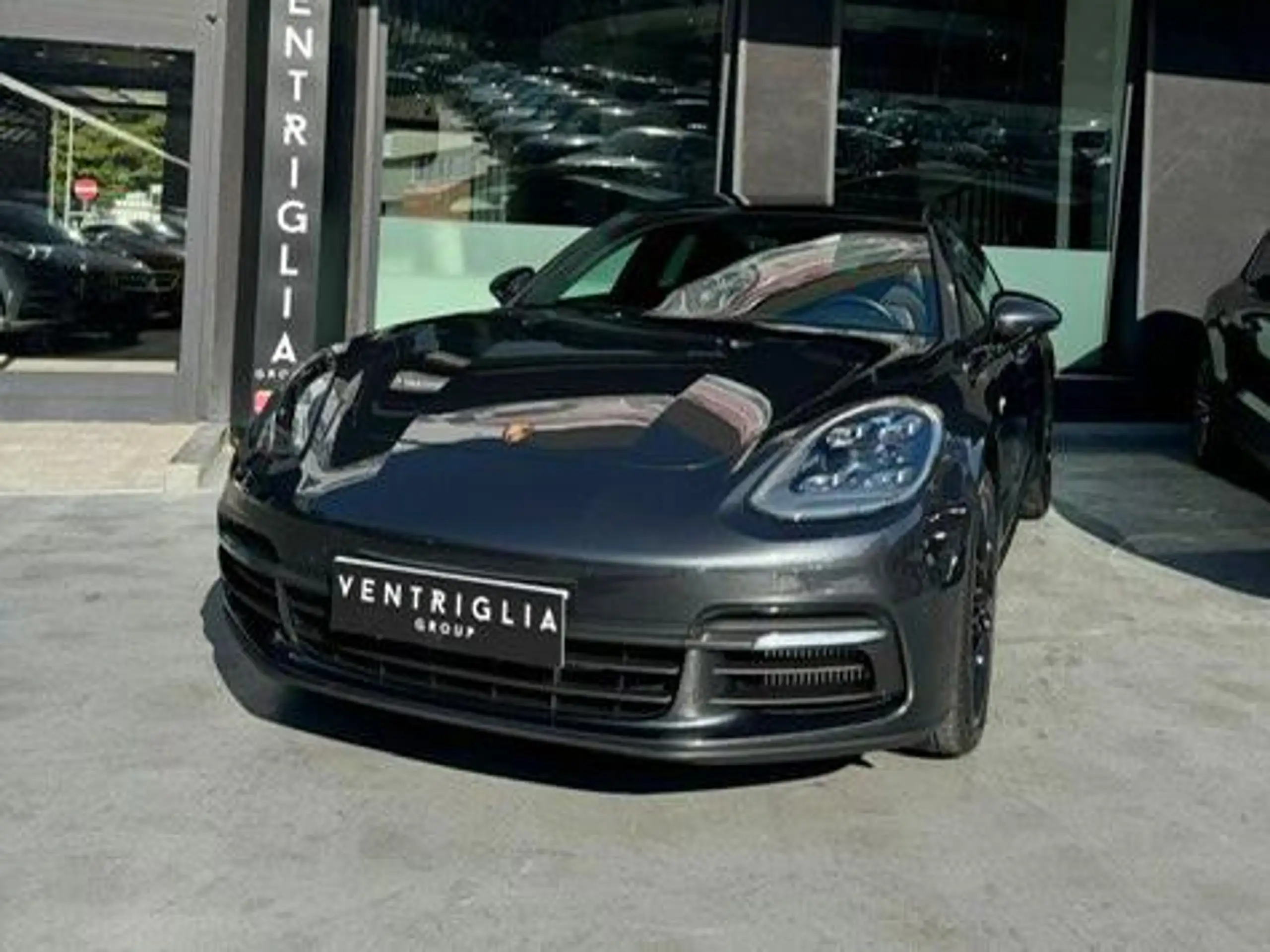 Porsche - Panamera