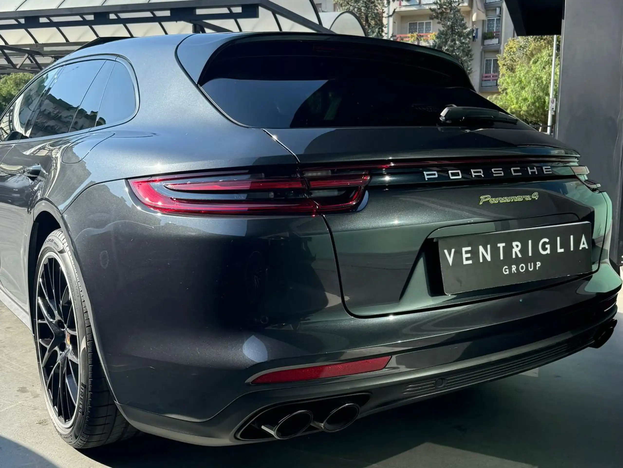 Porsche - Panamera