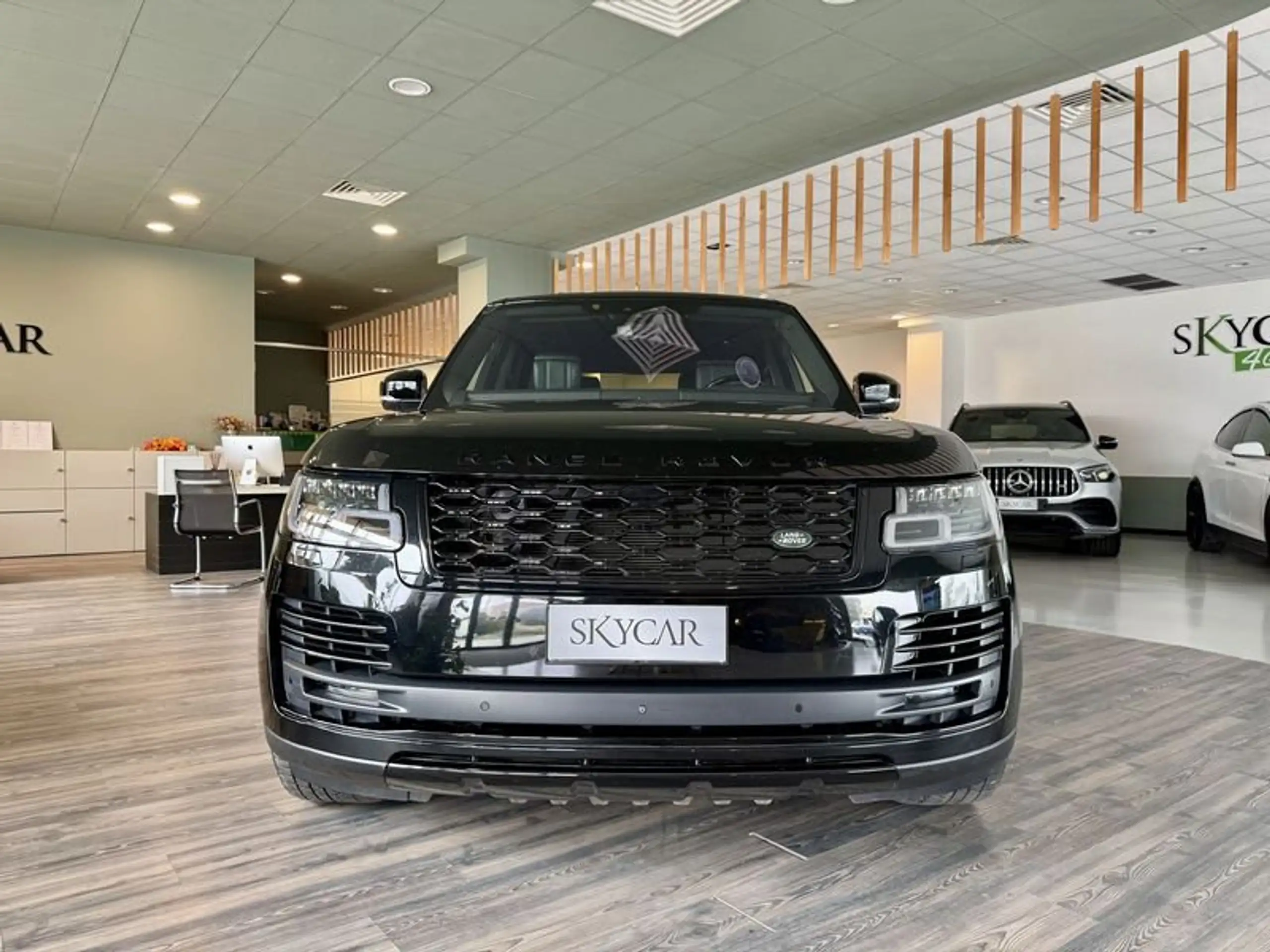 Land Rover - Range Rover