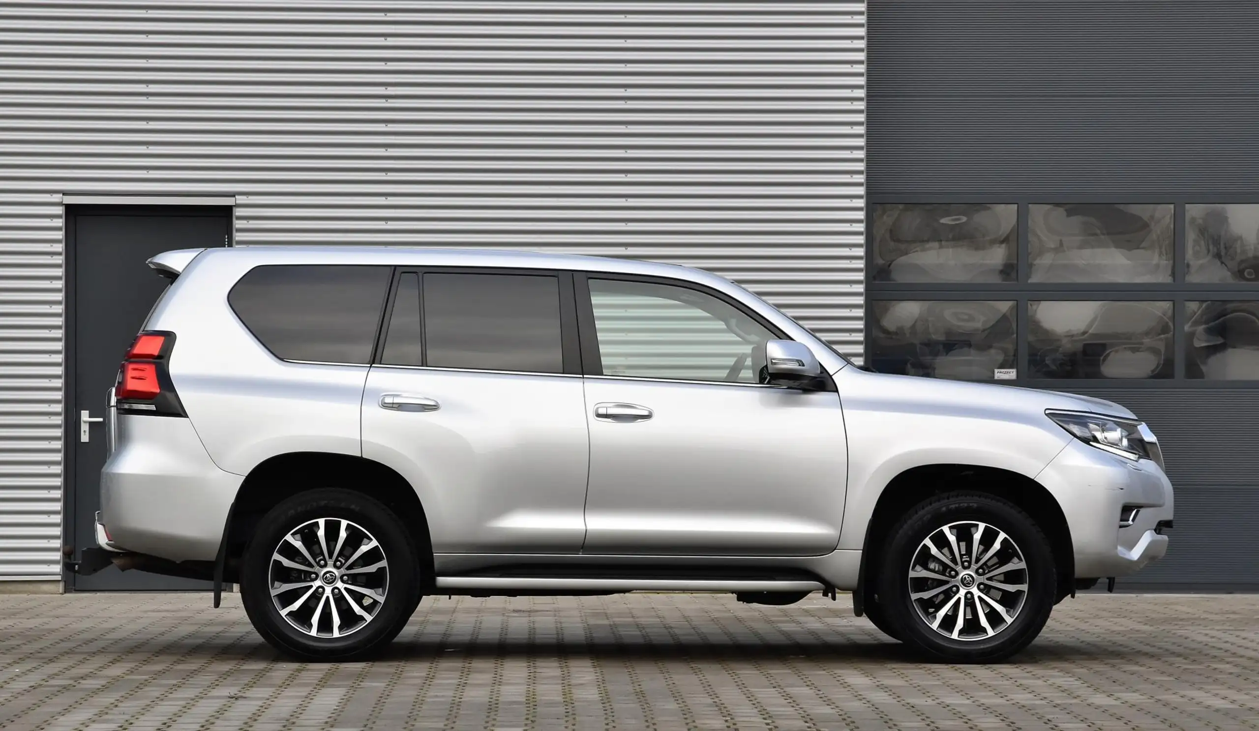 Toyota - Land Cruiser