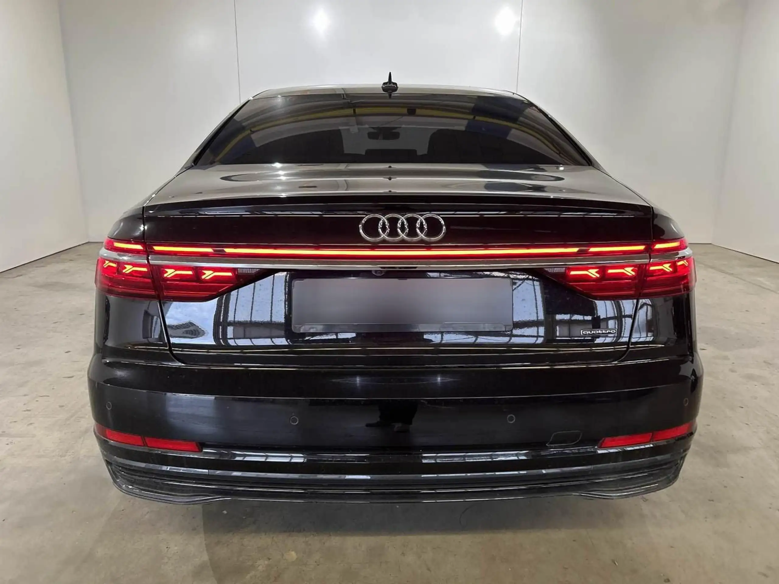 Audi - A8