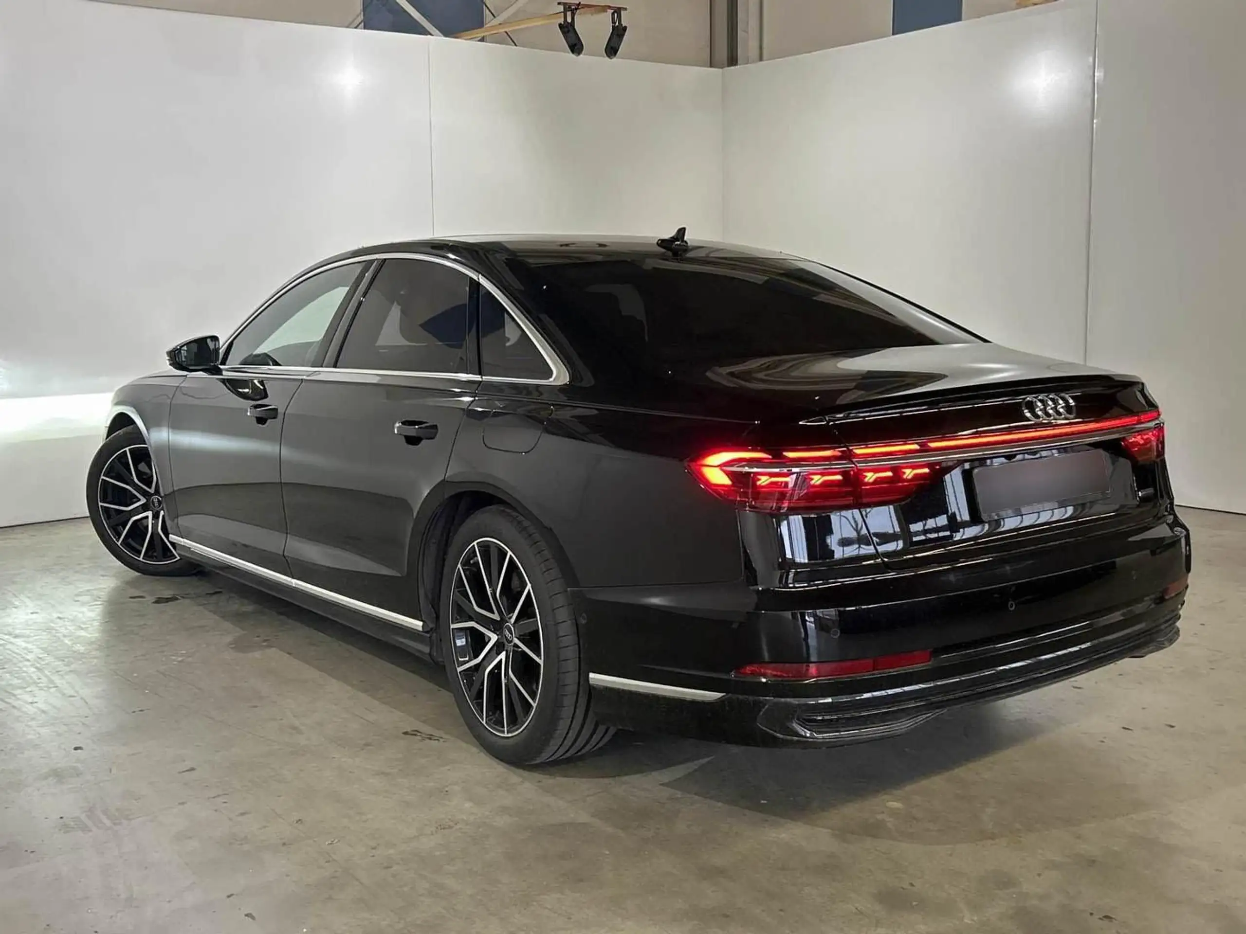 Audi - A8