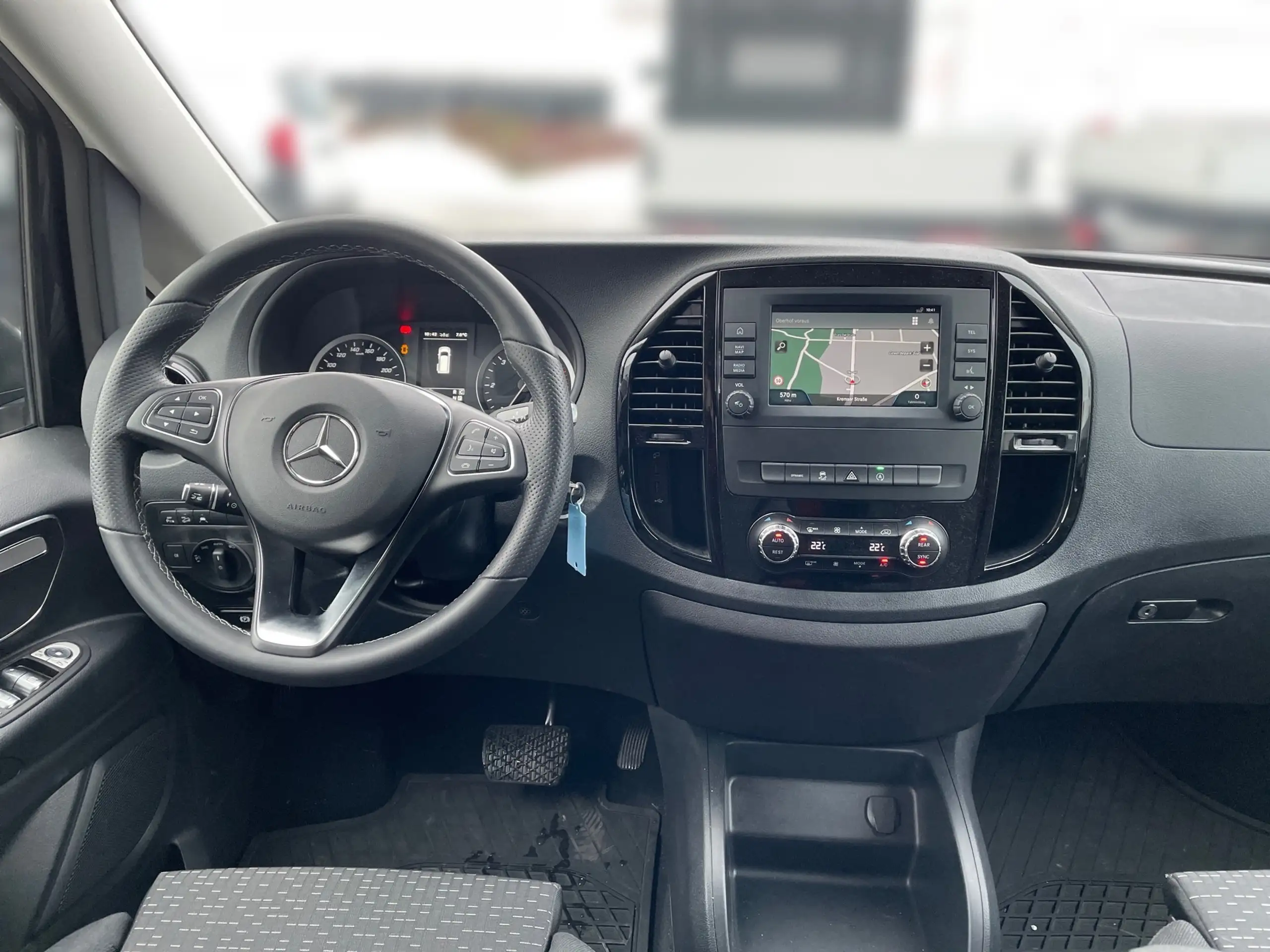 Mercedes-Benz - Vito