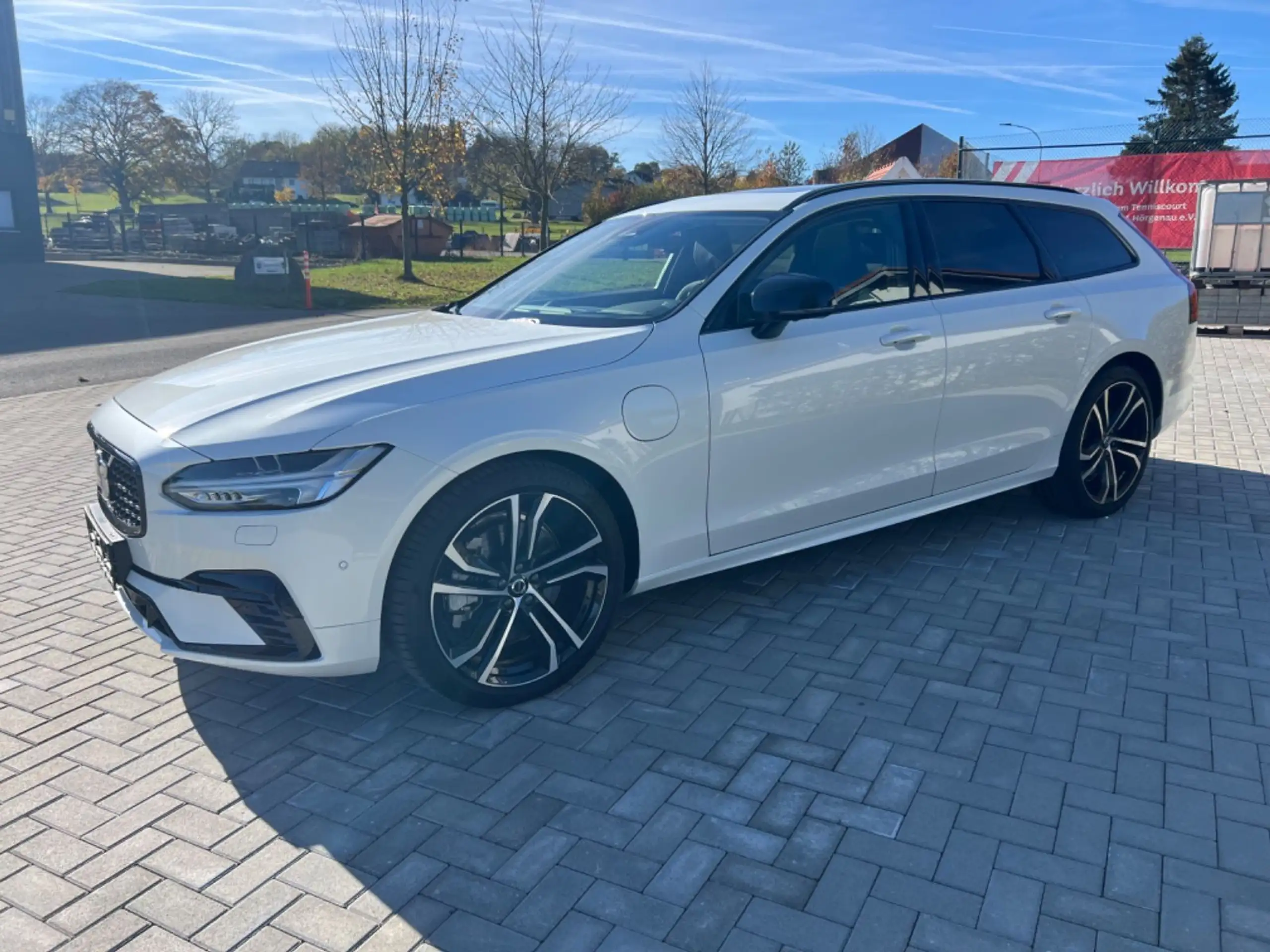 Volvo - V90