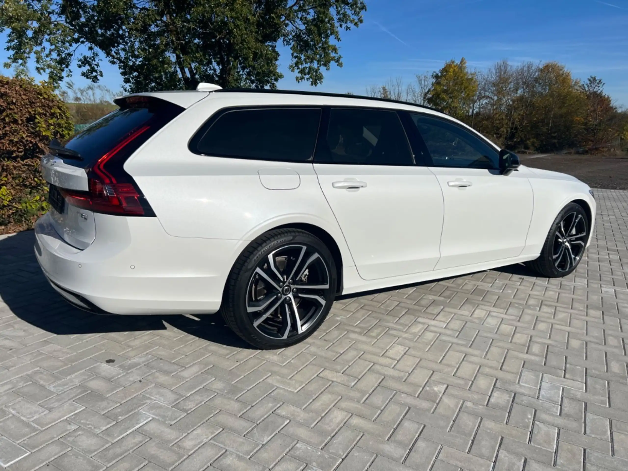 Volvo - V90