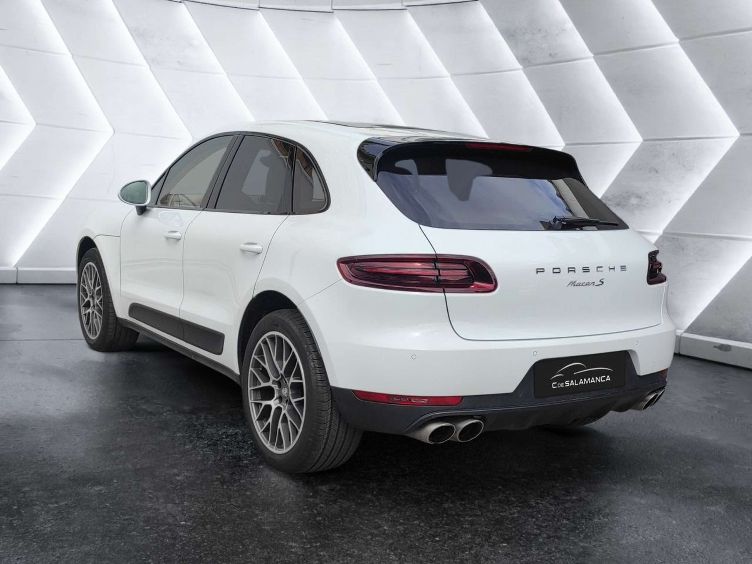 Porsche - Macan