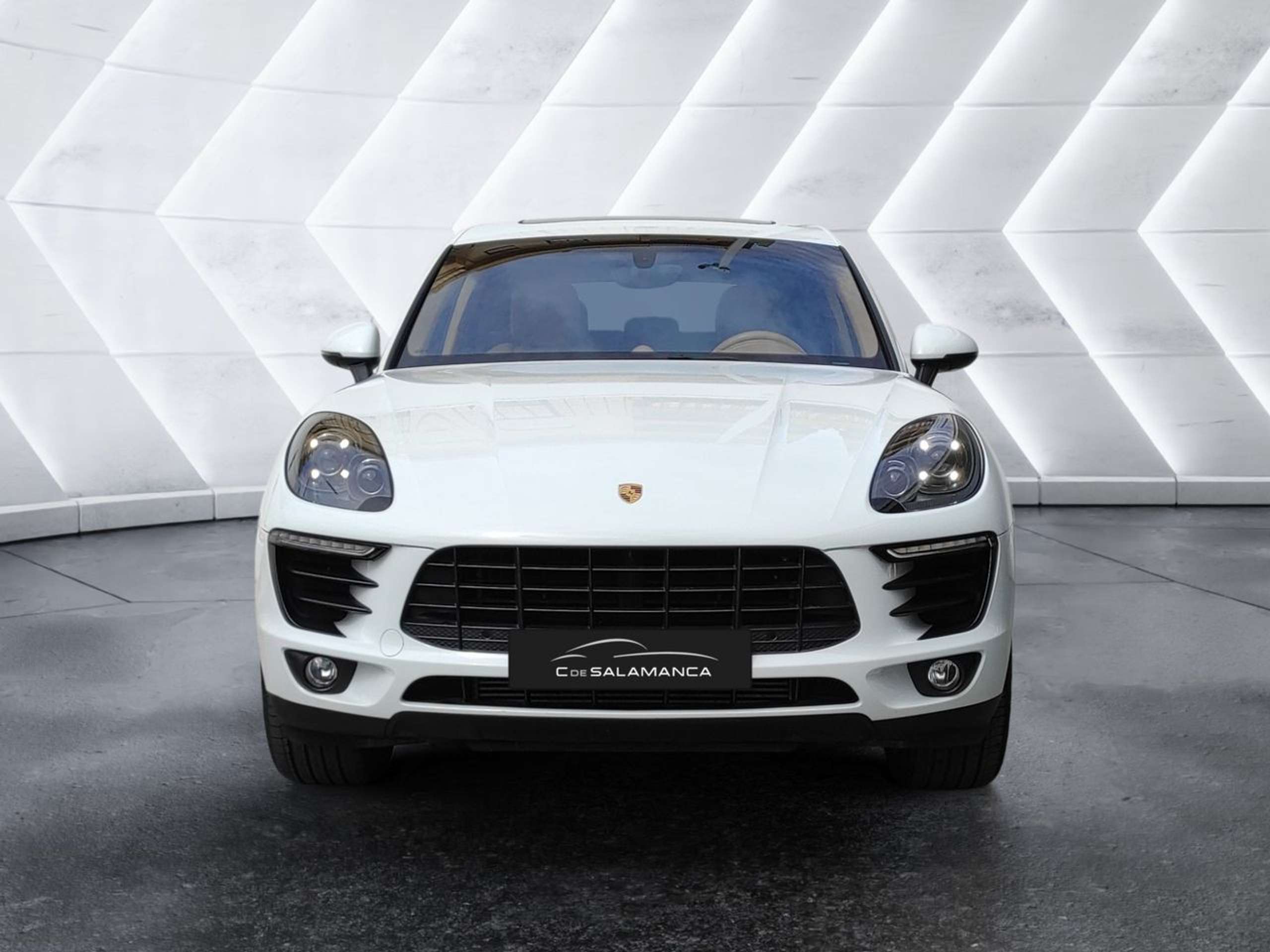 Porsche - Macan