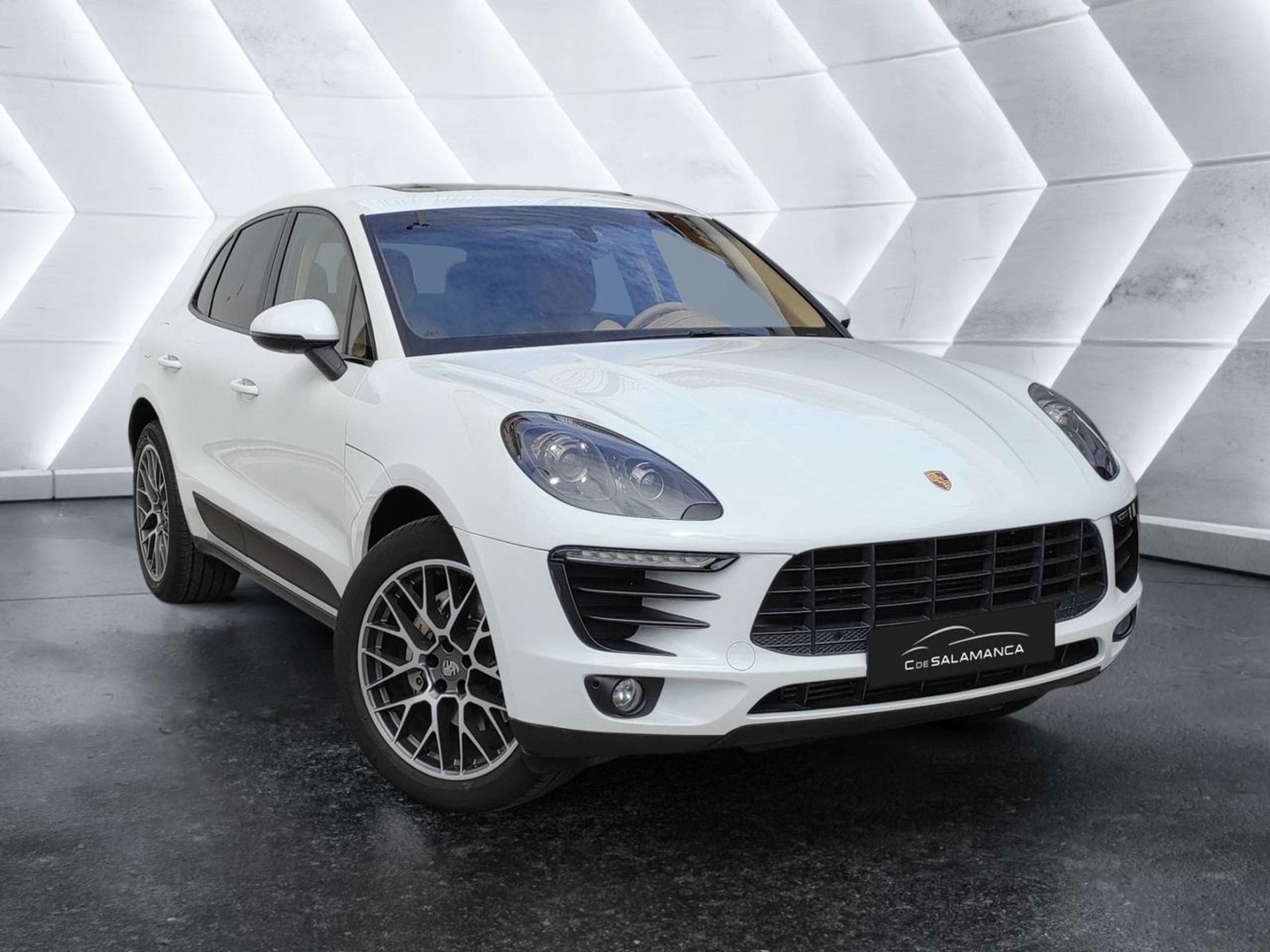 Porsche - Macan