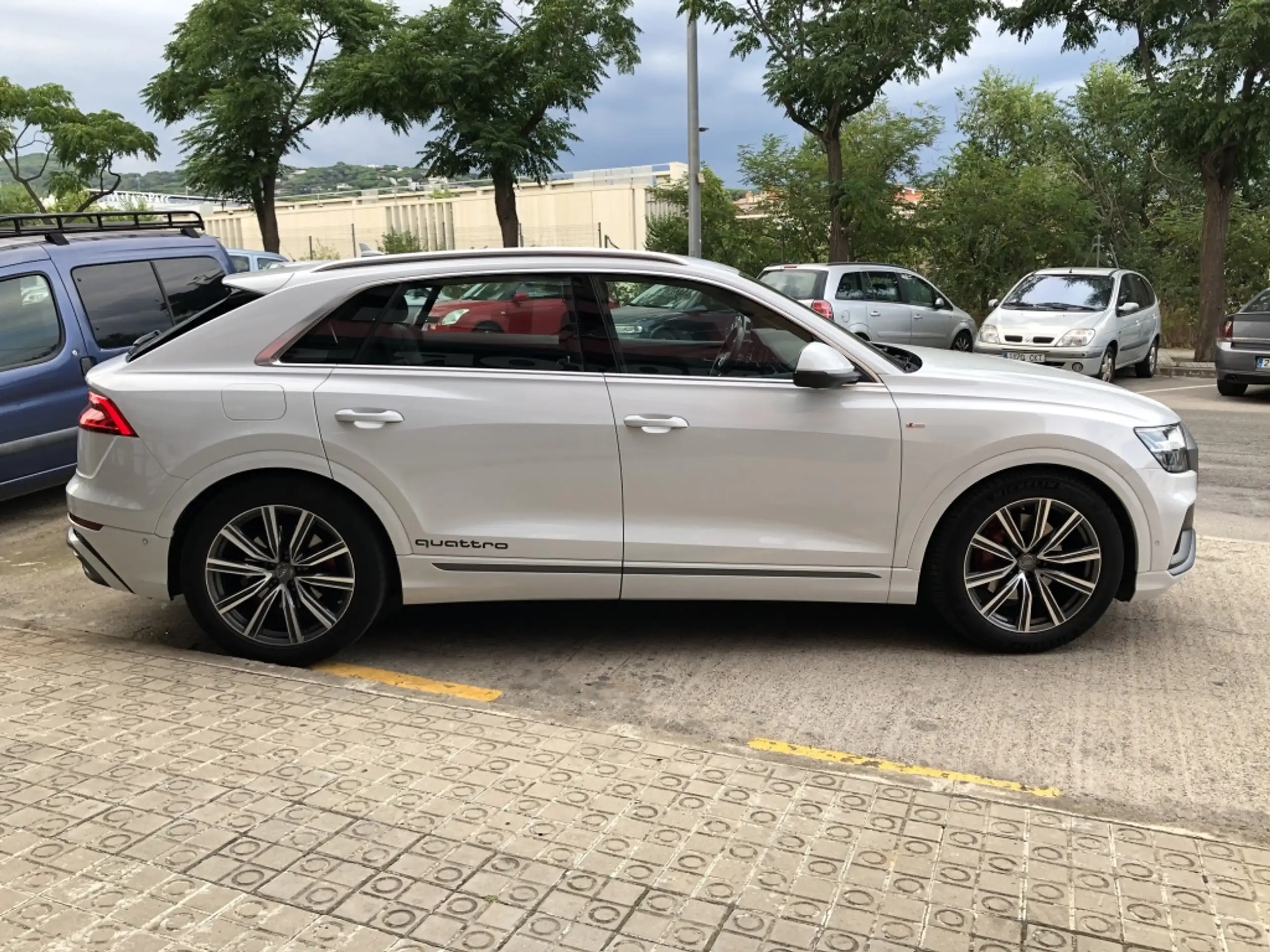 Audi - Q8