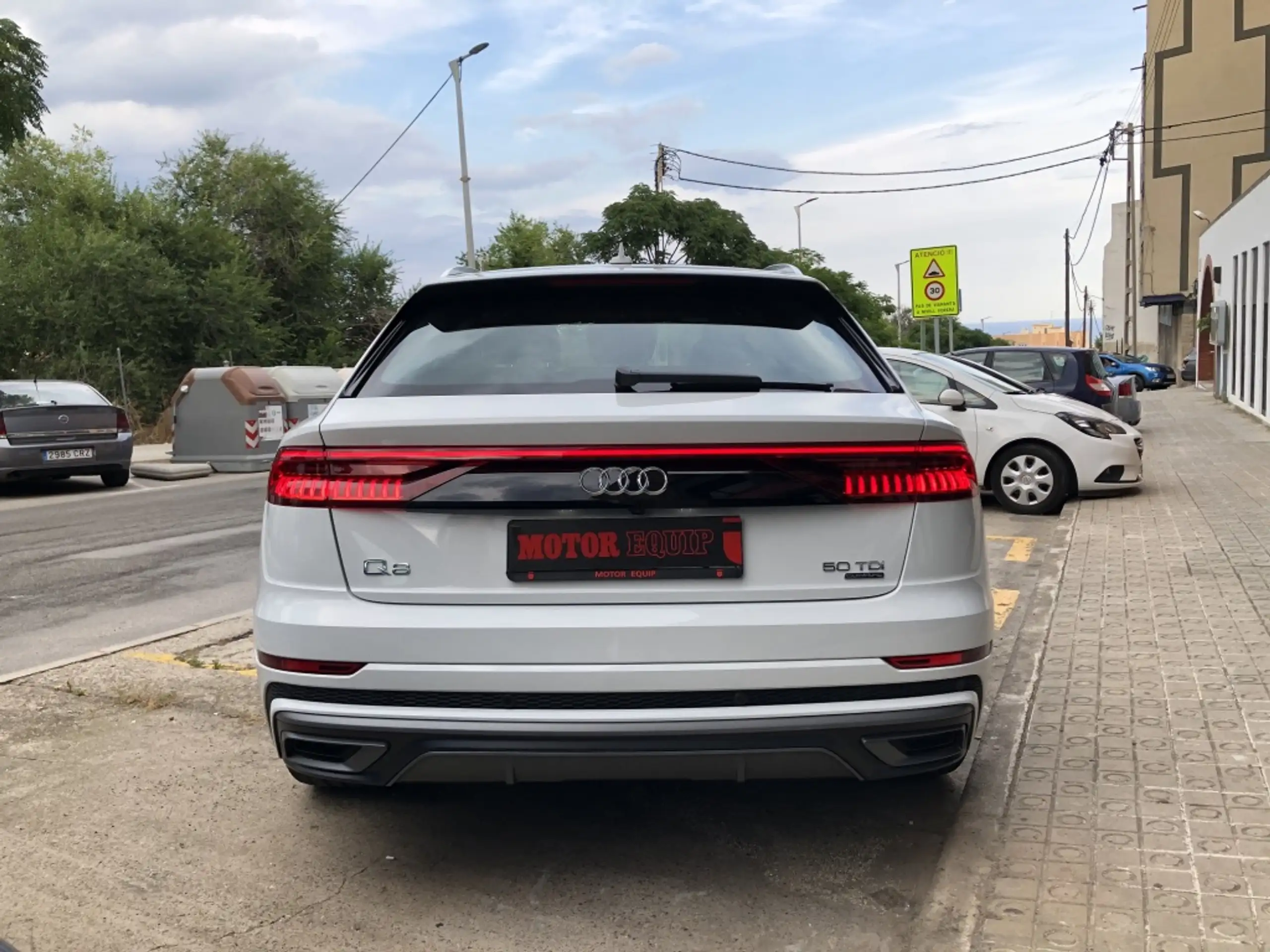 Audi - Q8