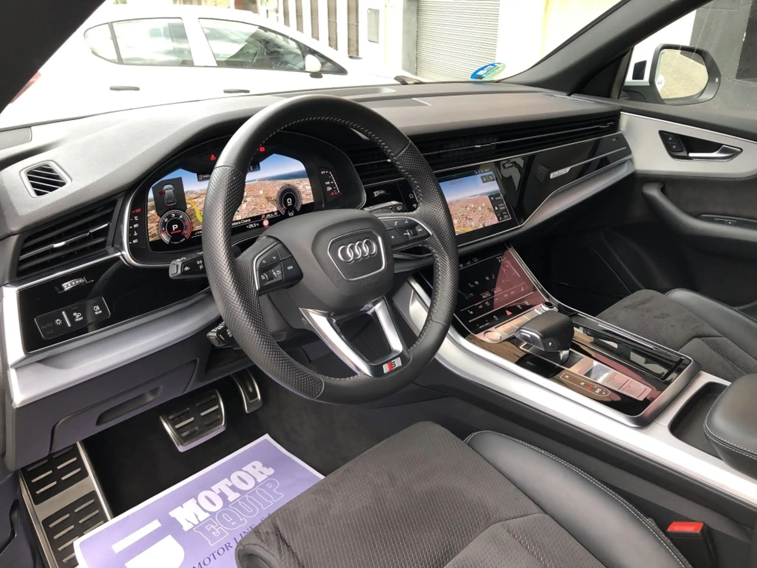 Audi - Q8