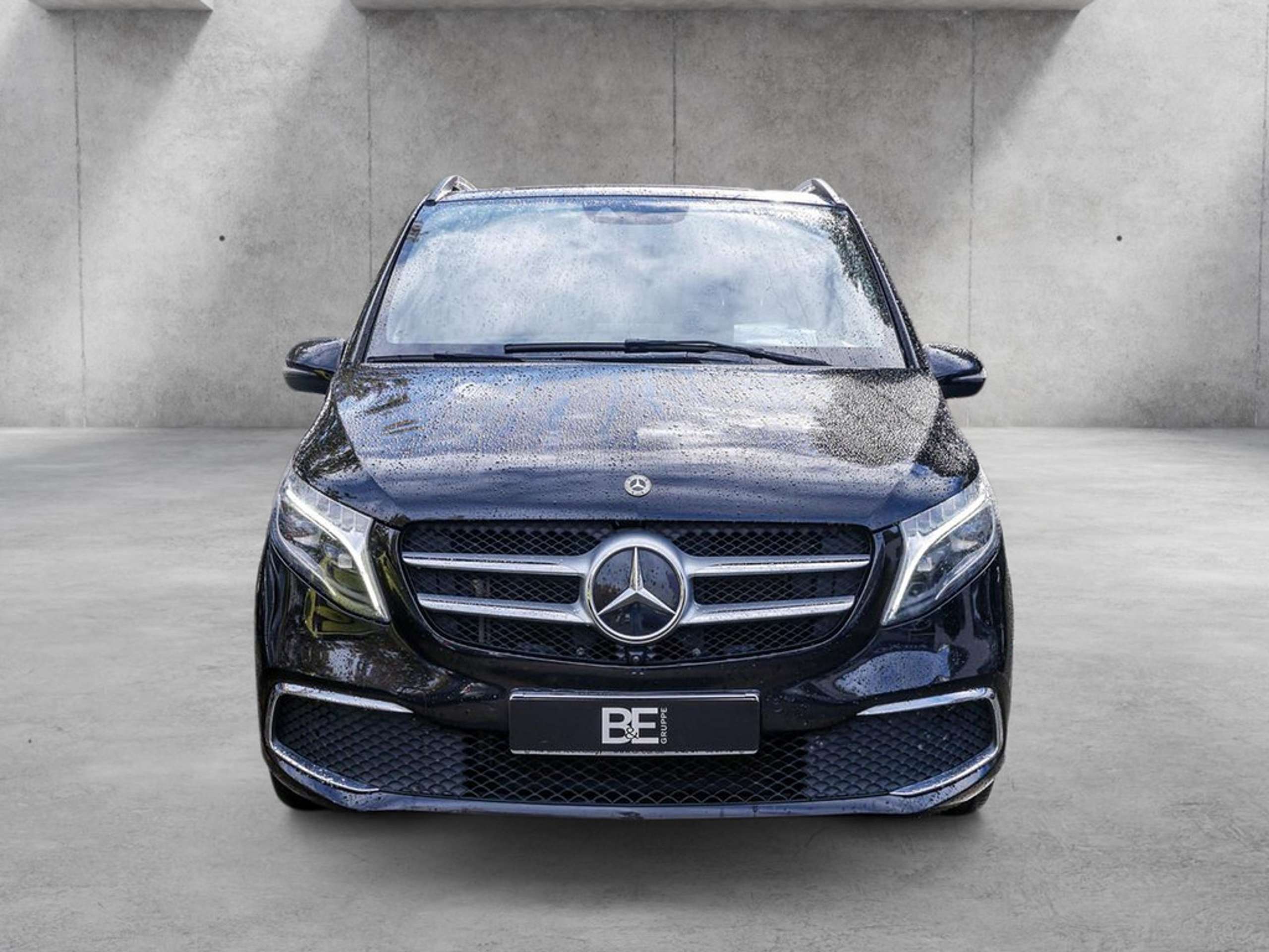 Mercedes-Benz - V 250