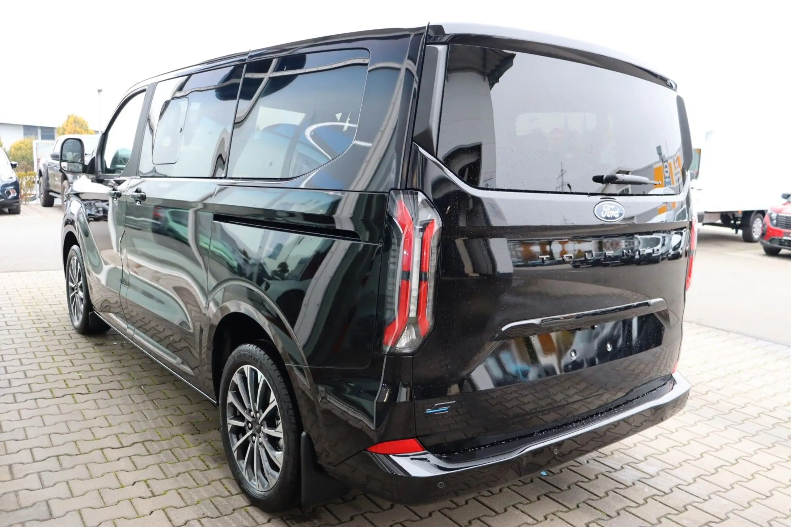 Ford - Tourneo Custom