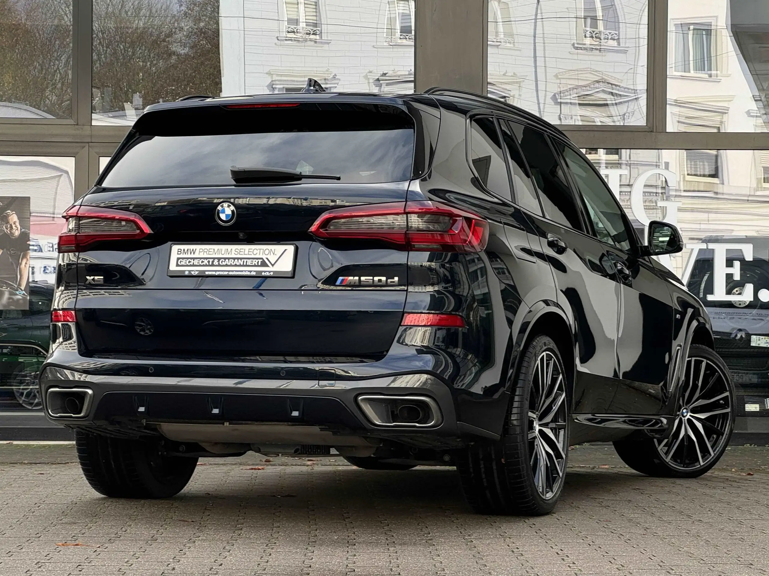 BMW - X5 M