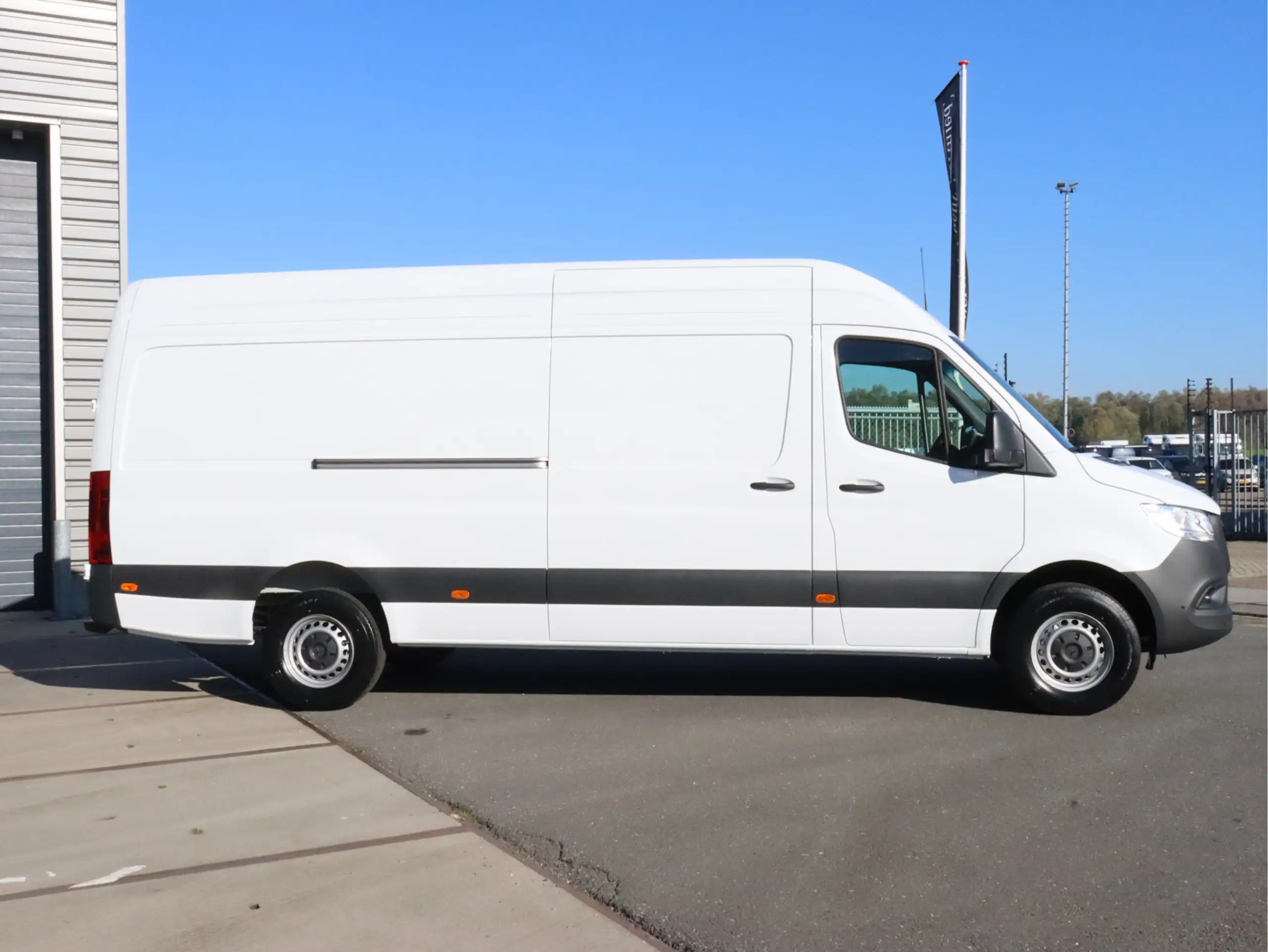 Mercedes-Benz - Sprinter