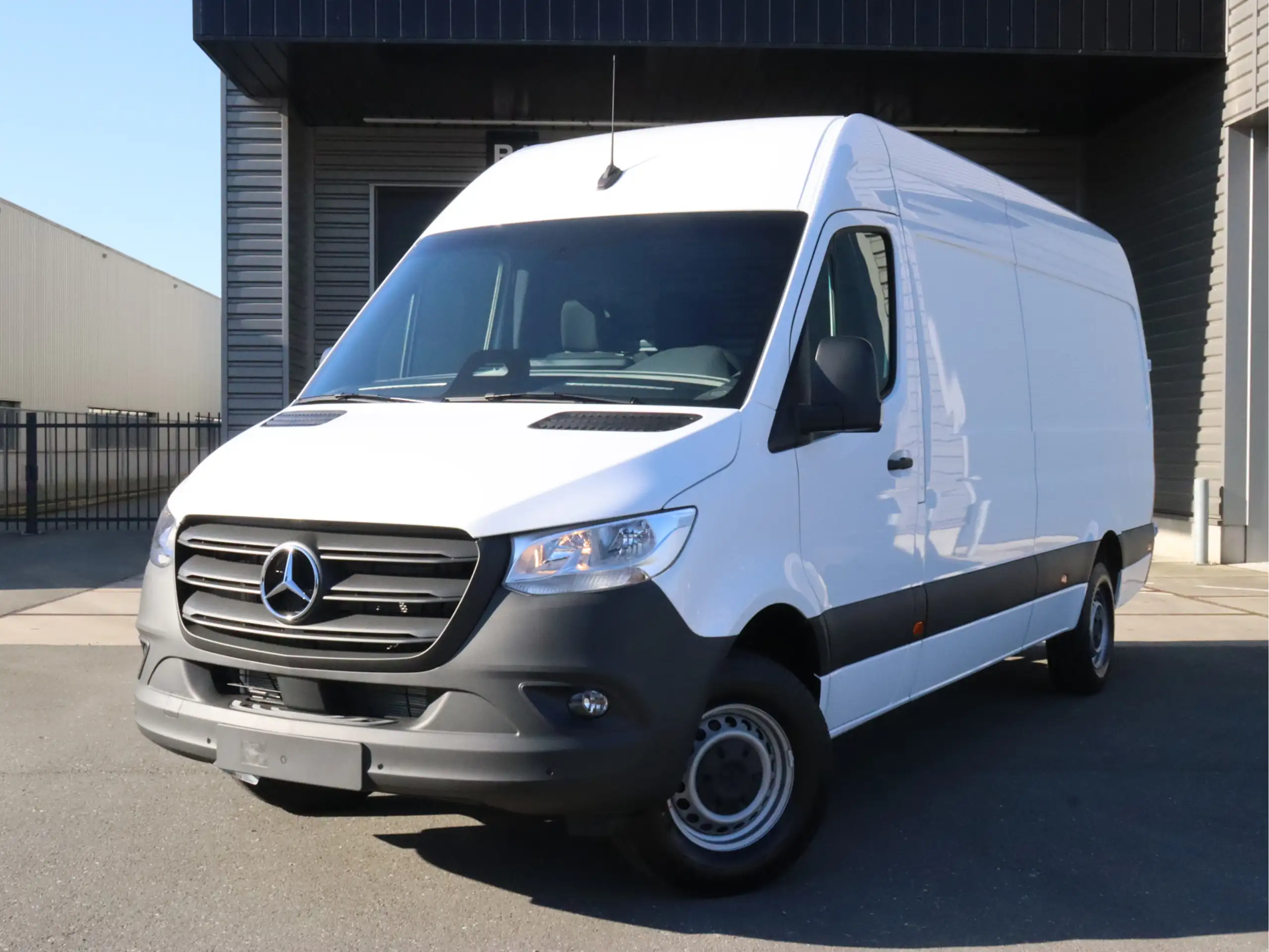 Mercedes-Benz - Sprinter