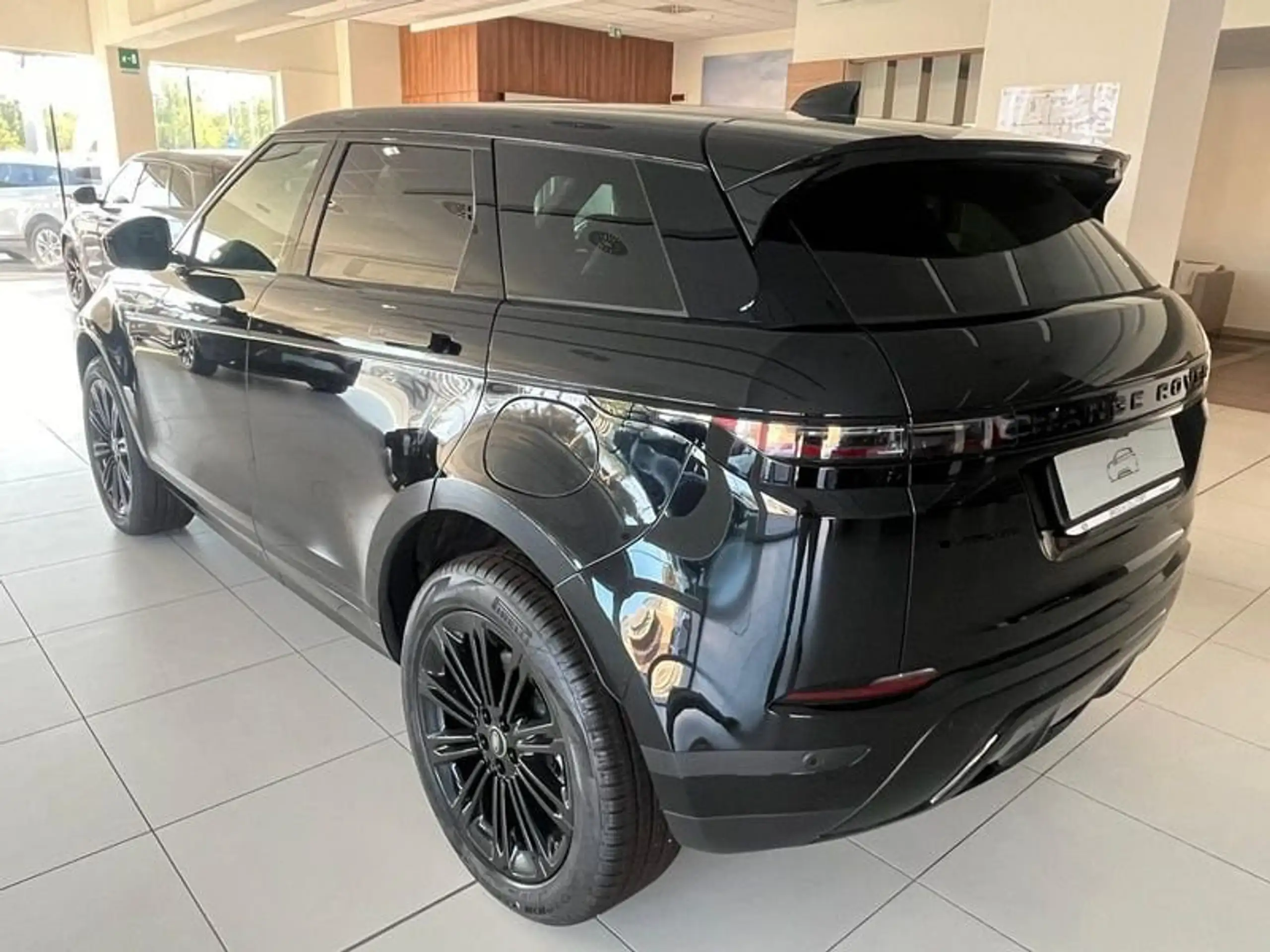 Land Rover - Range Rover Evoque