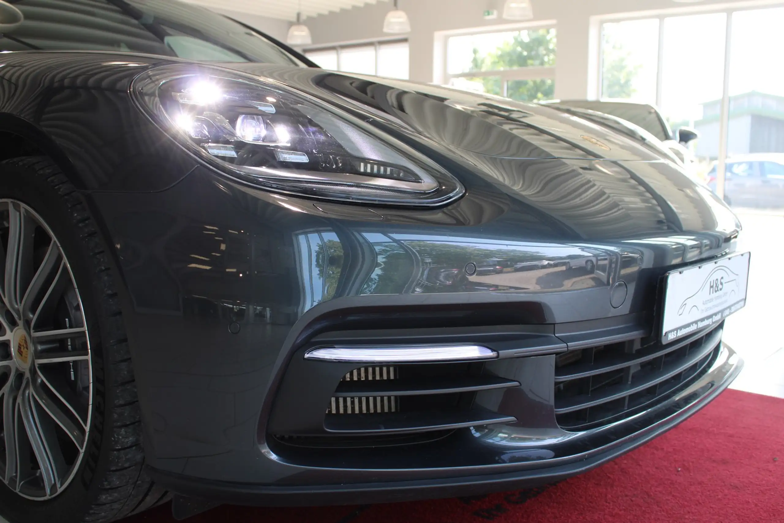 Porsche - Panamera