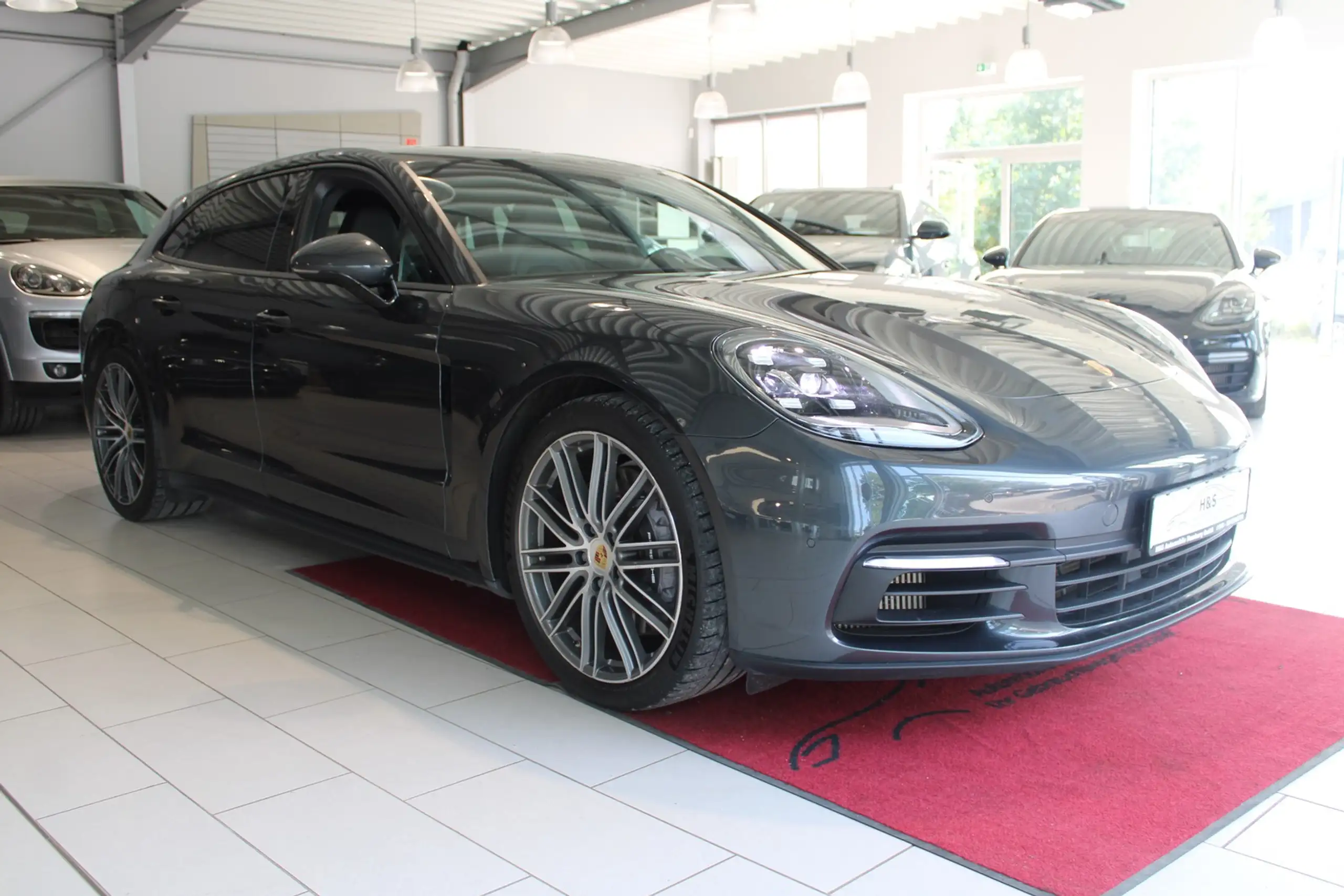 Porsche - Panamera