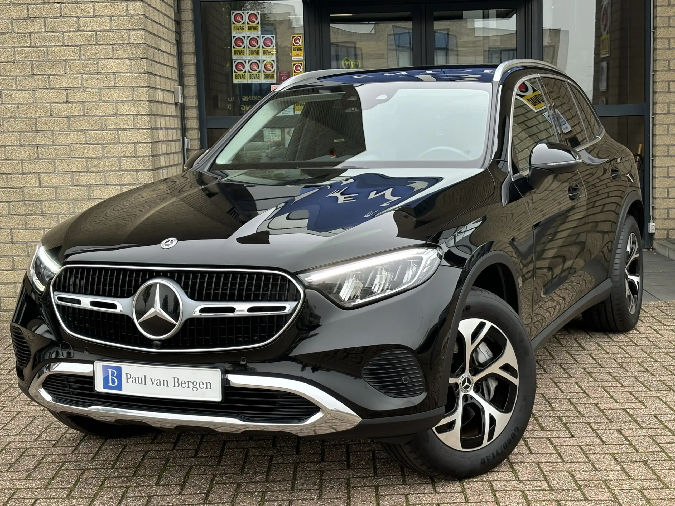 Mercedes-Benz - GLC 300