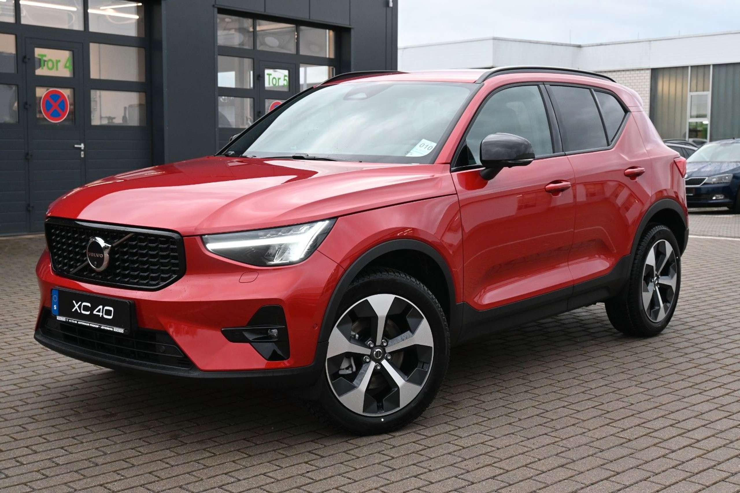 Volvo - XC40