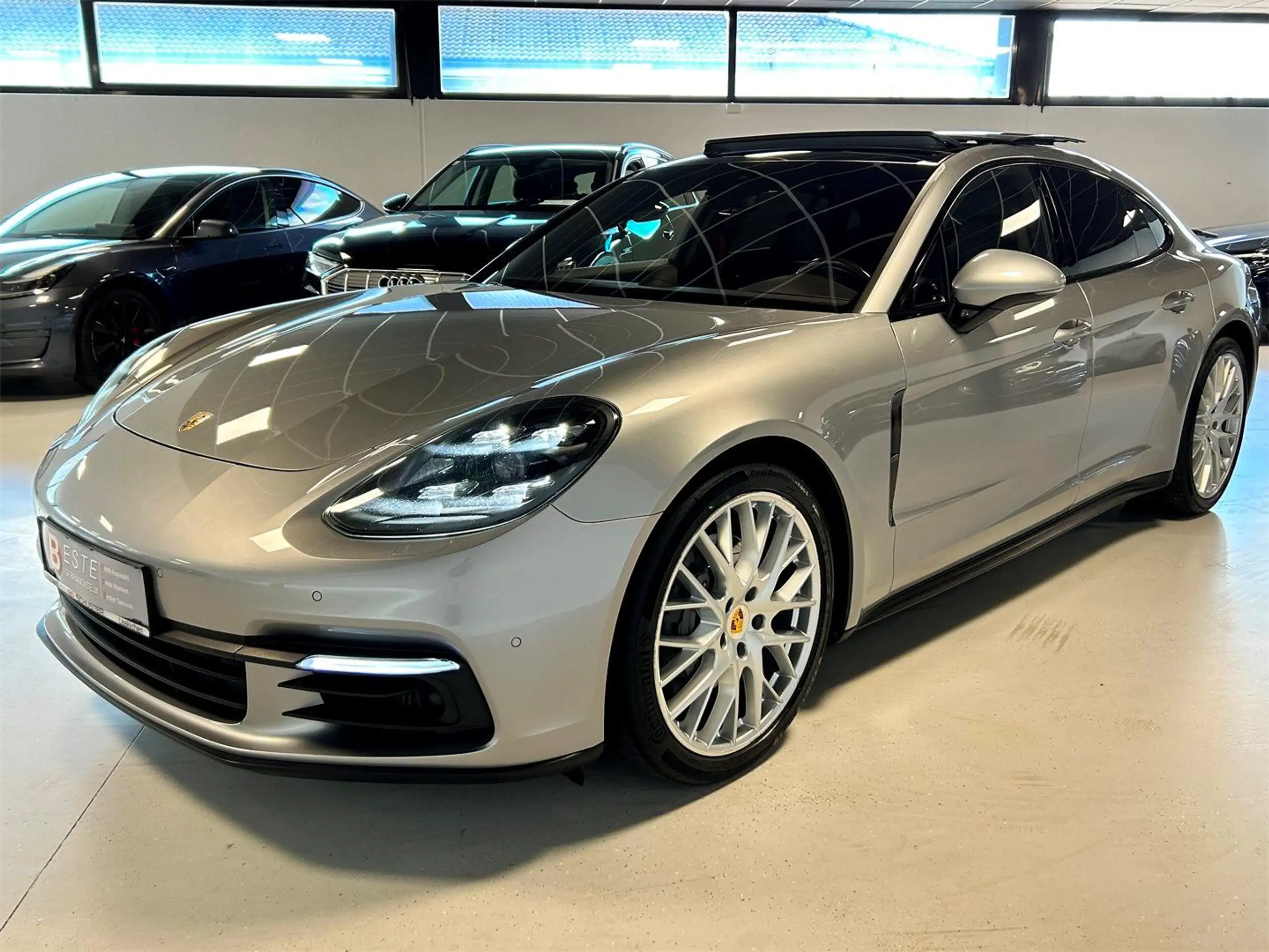 Porsche - Panamera