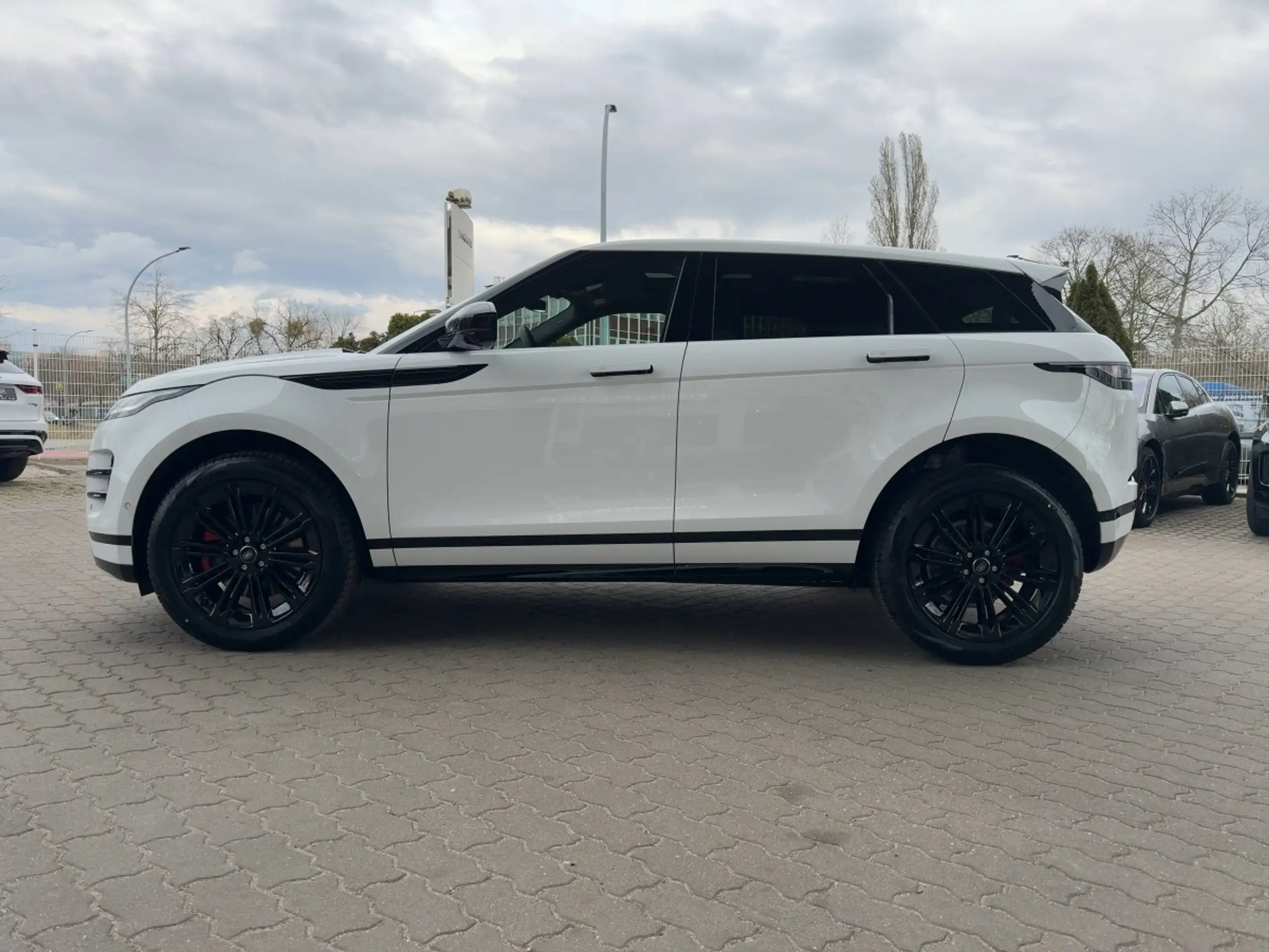 Land Rover - Range Rover Evoque