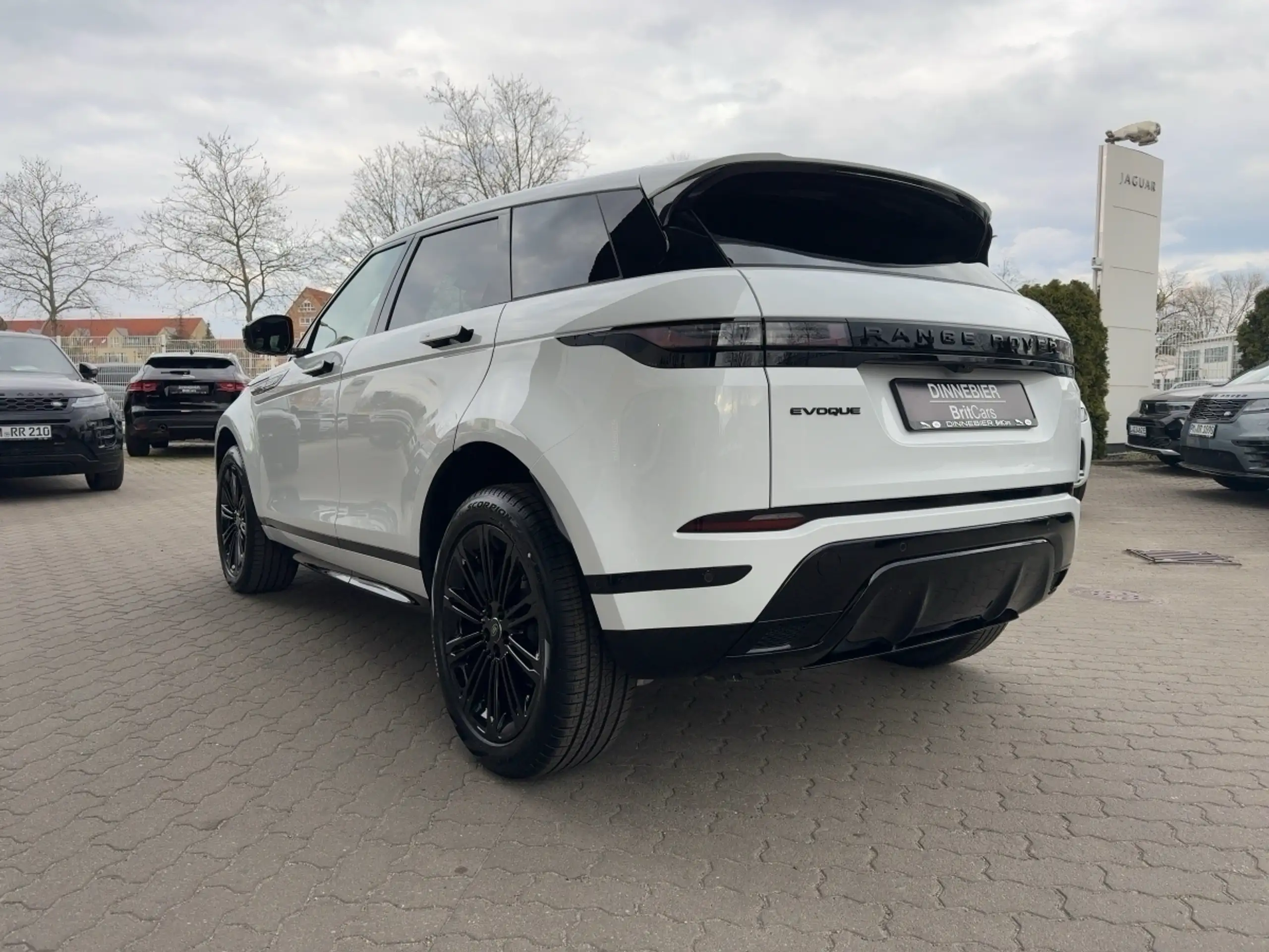 Land Rover - Range Rover Evoque