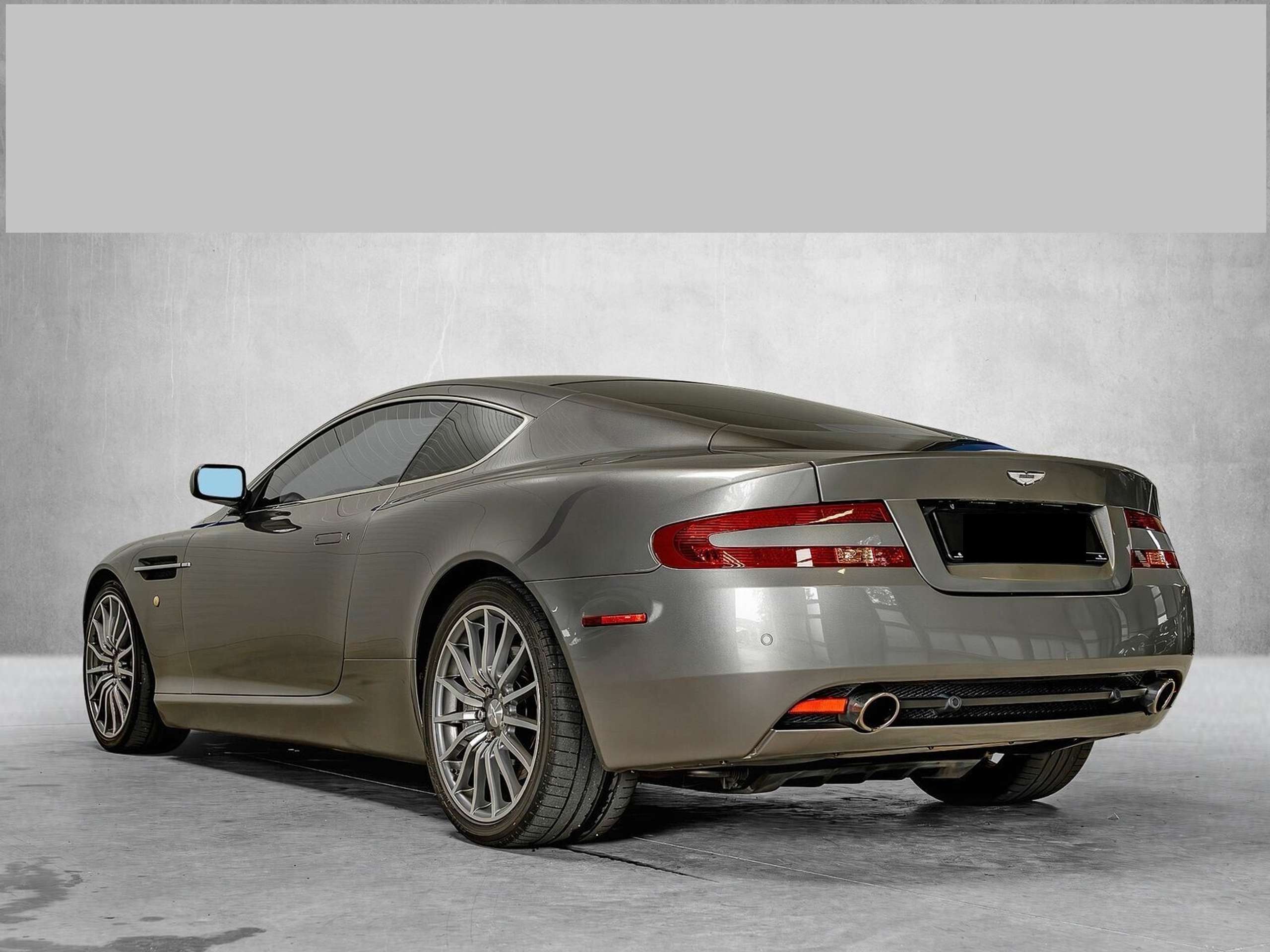 Aston Martin - DB