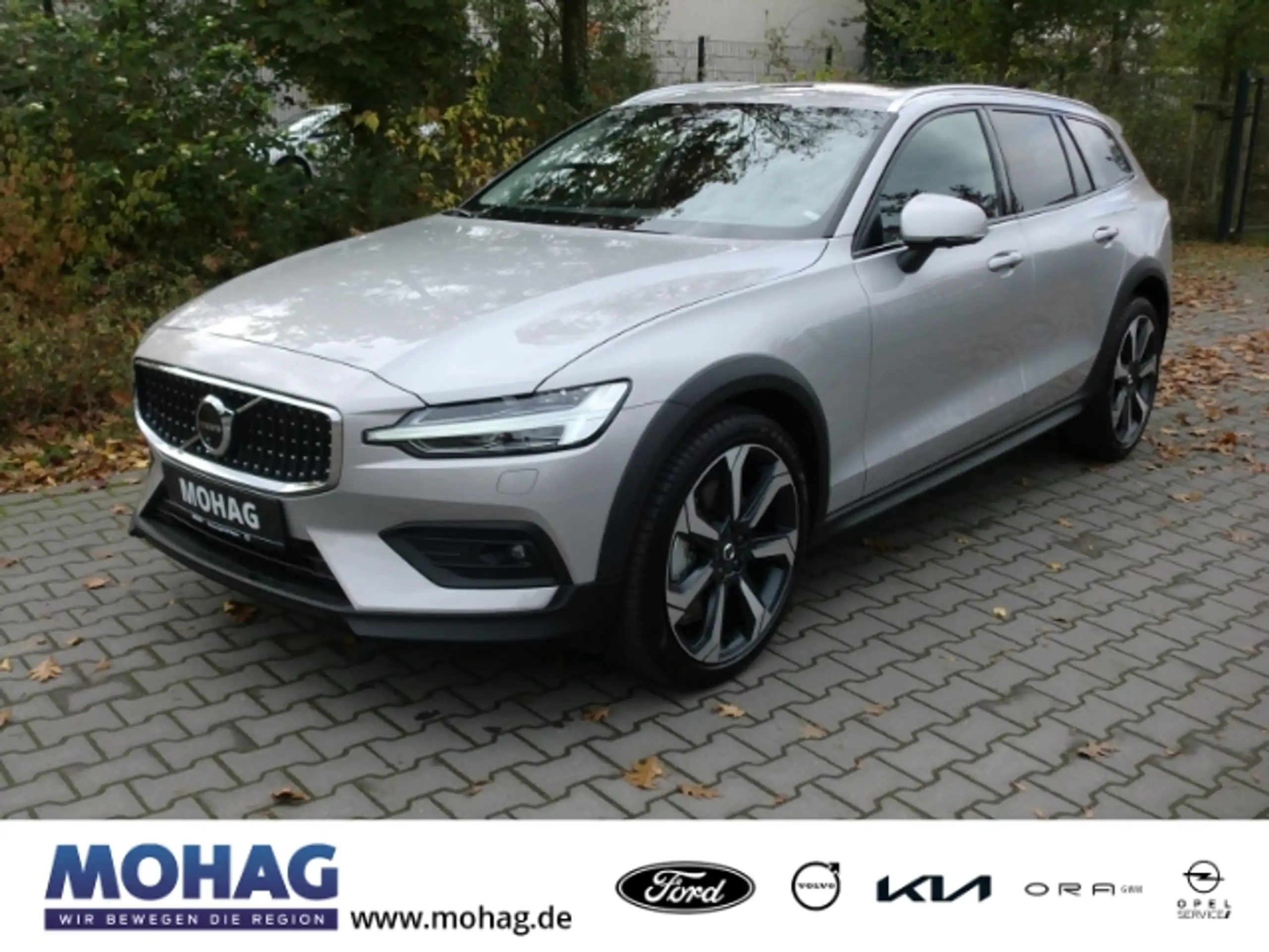 Volvo - V60 Cross Country