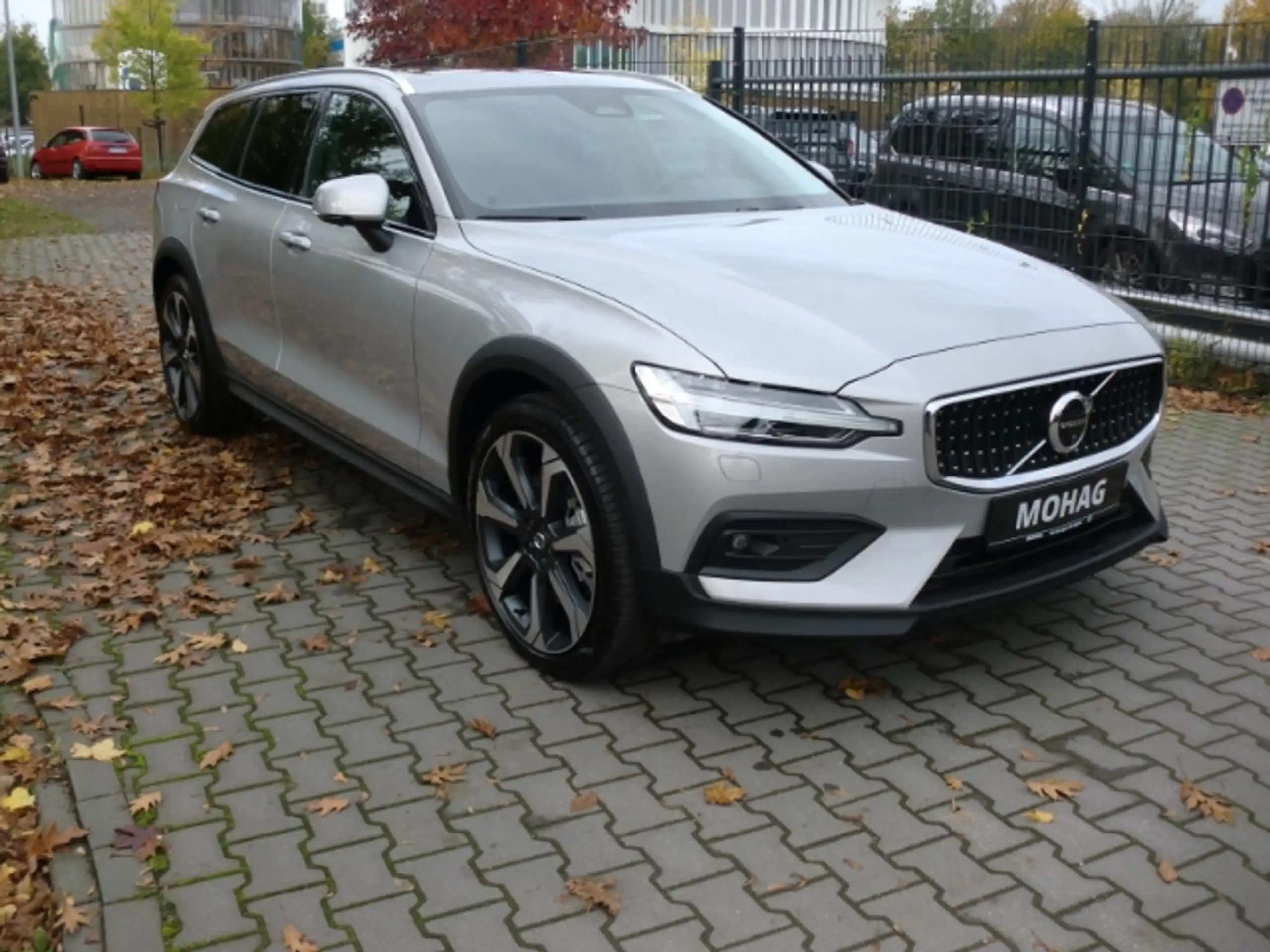 Volvo - V60 Cross Country