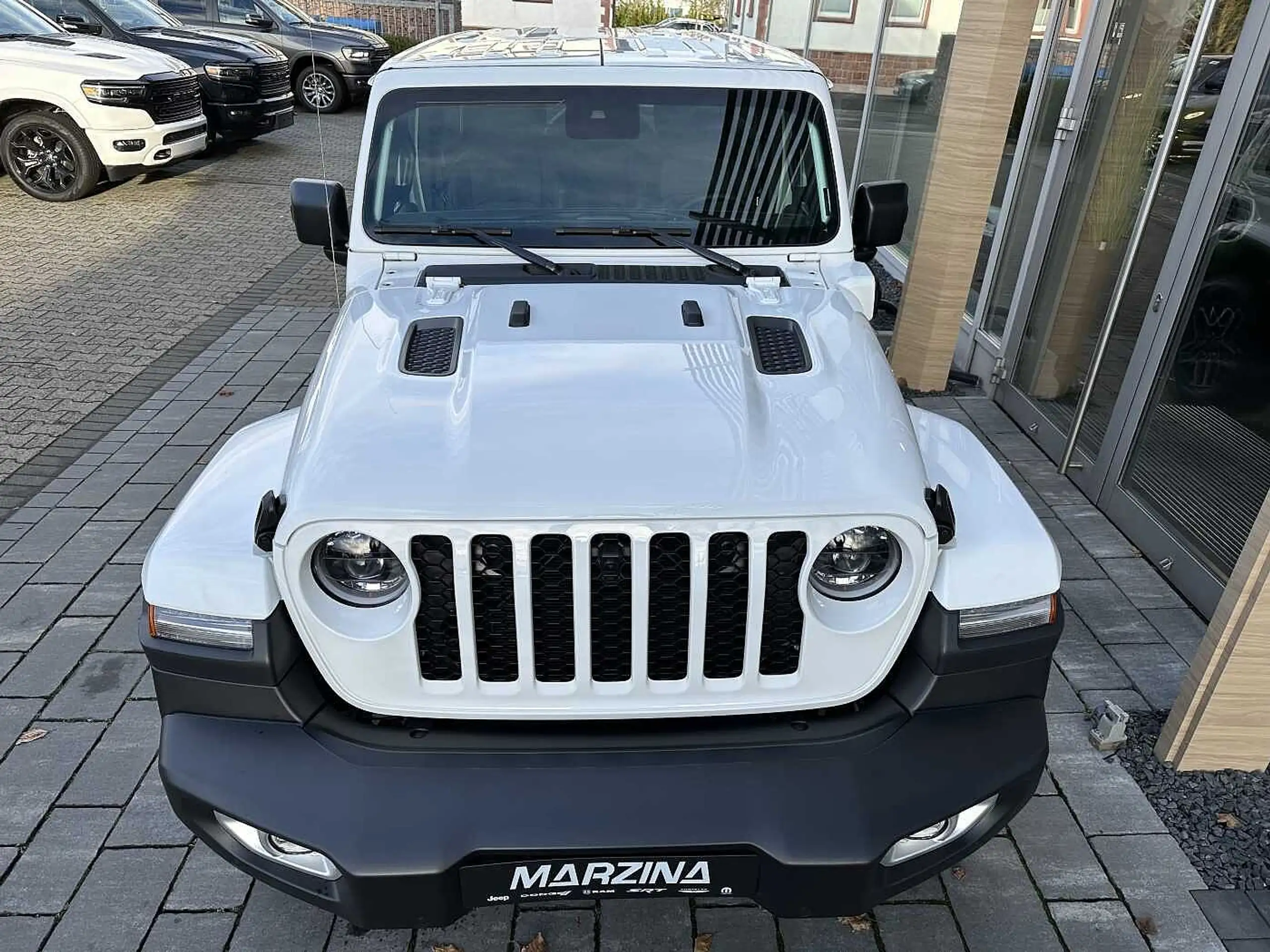 Jeep - Wrangler