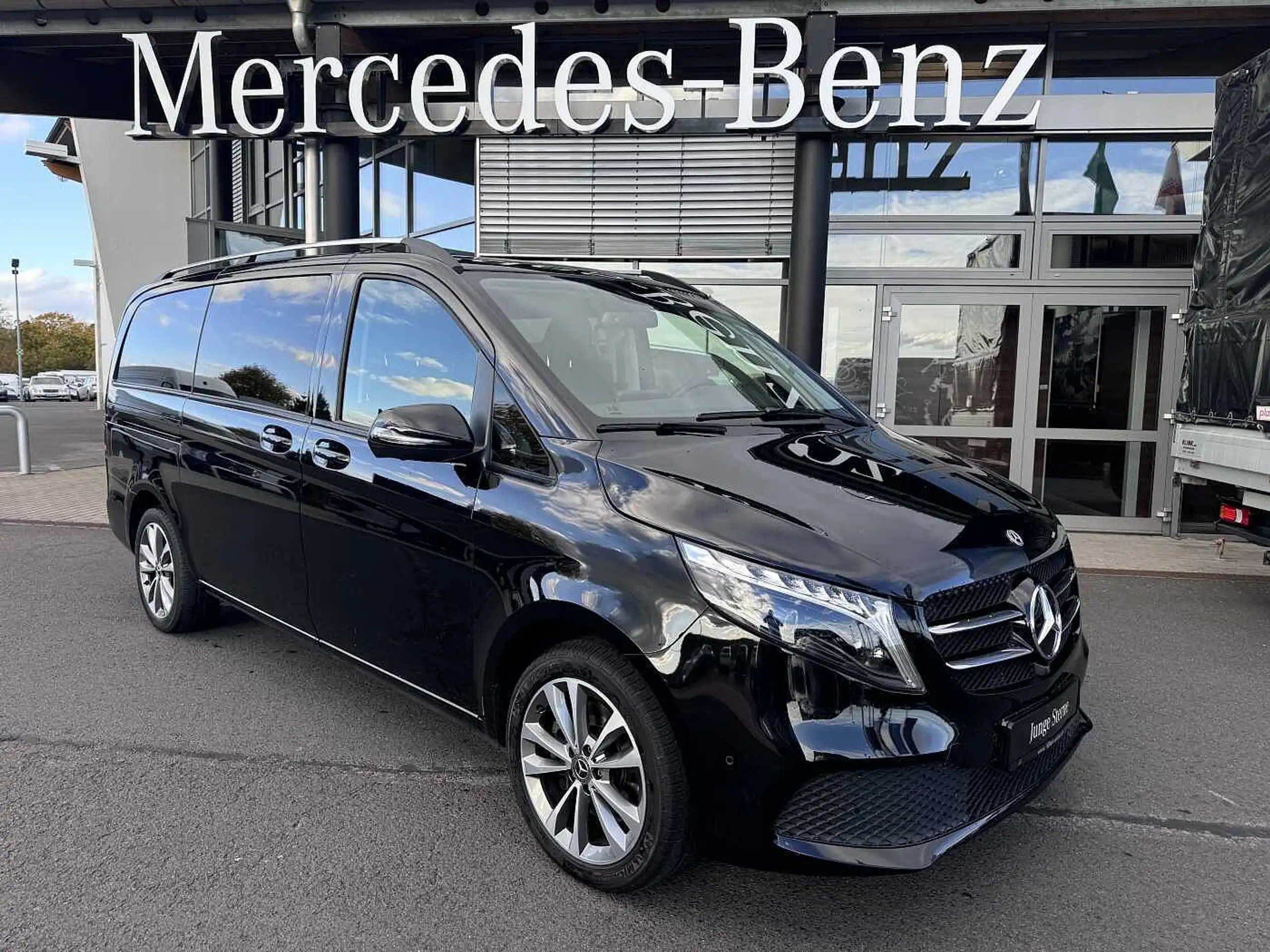 Mercedes-Benz V 300 2023