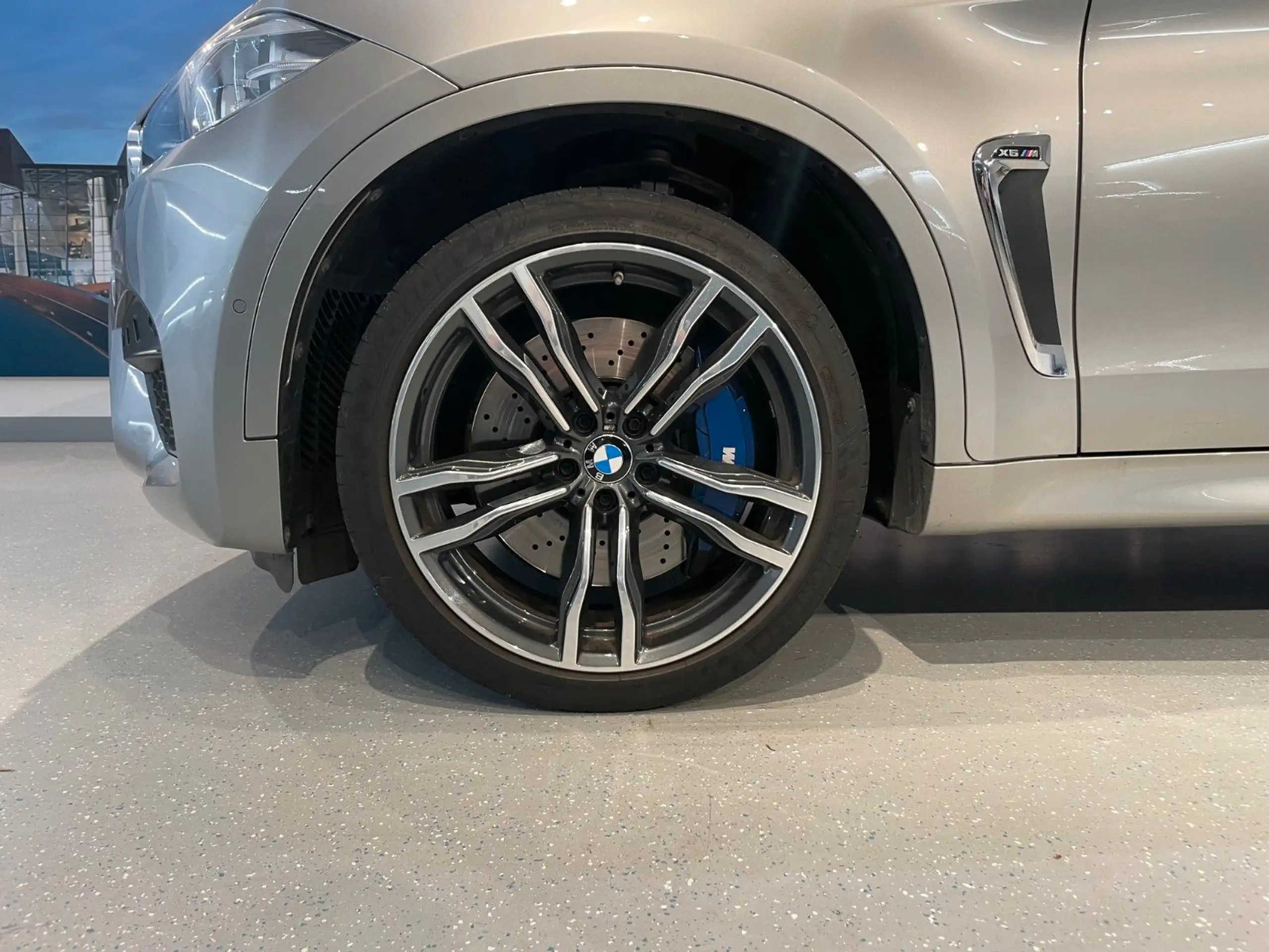 BMW - X6 M