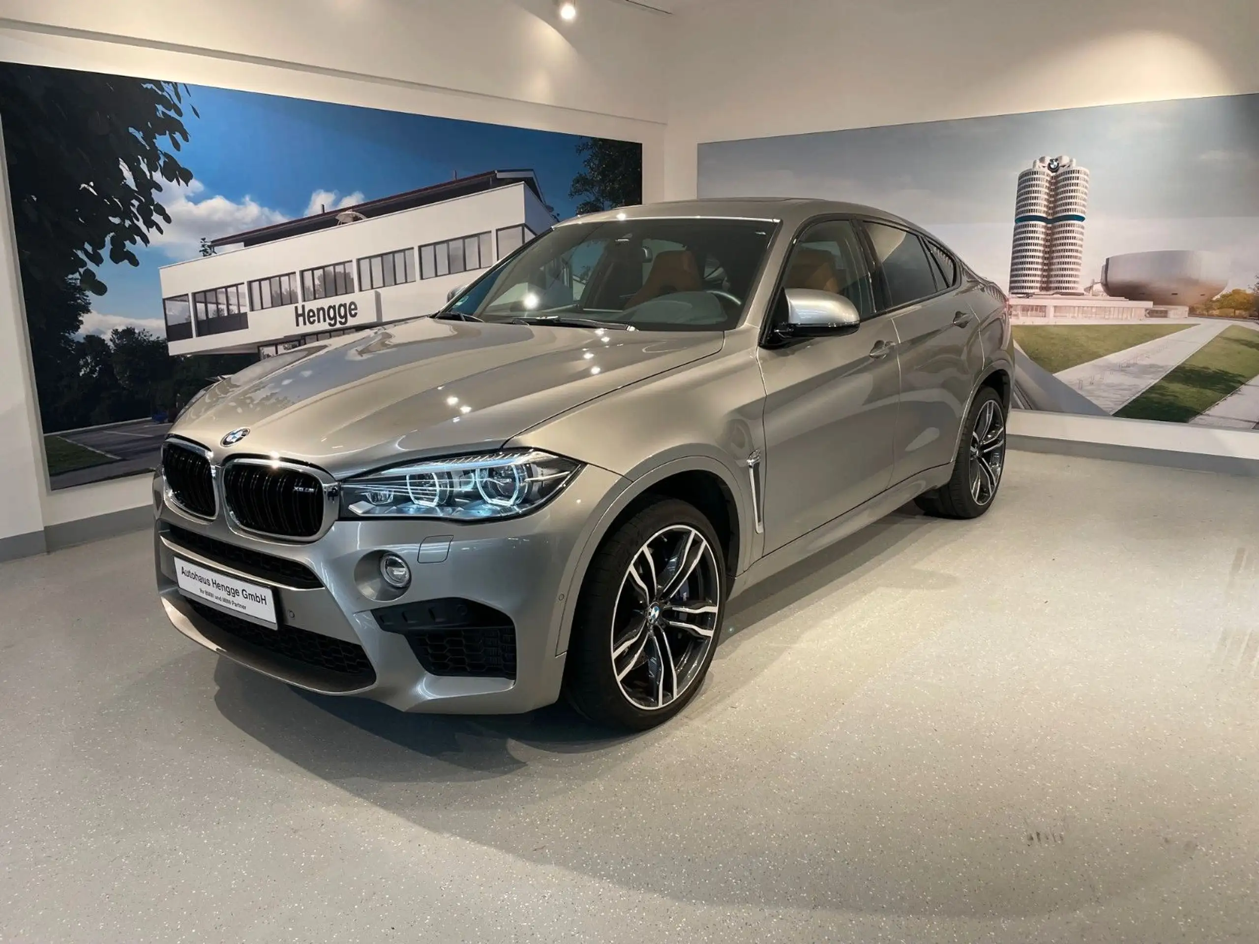 BMW - X6 M