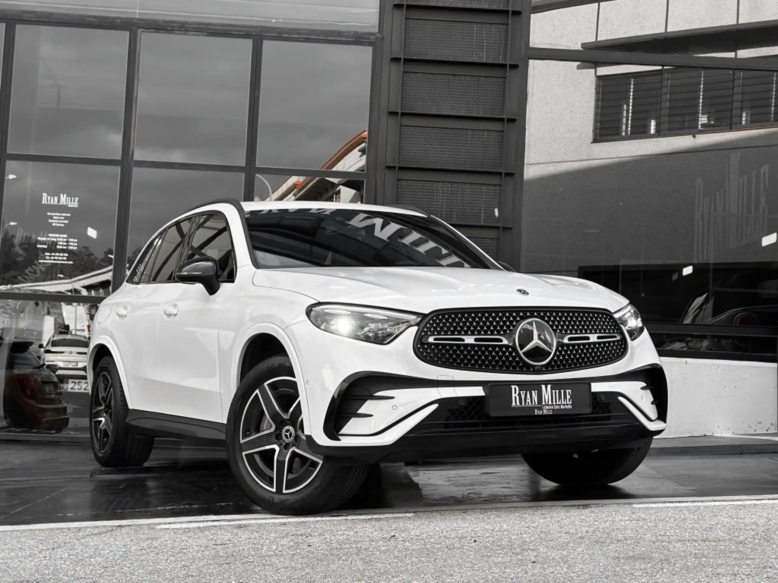 Mercedes-Benz - GLC 300