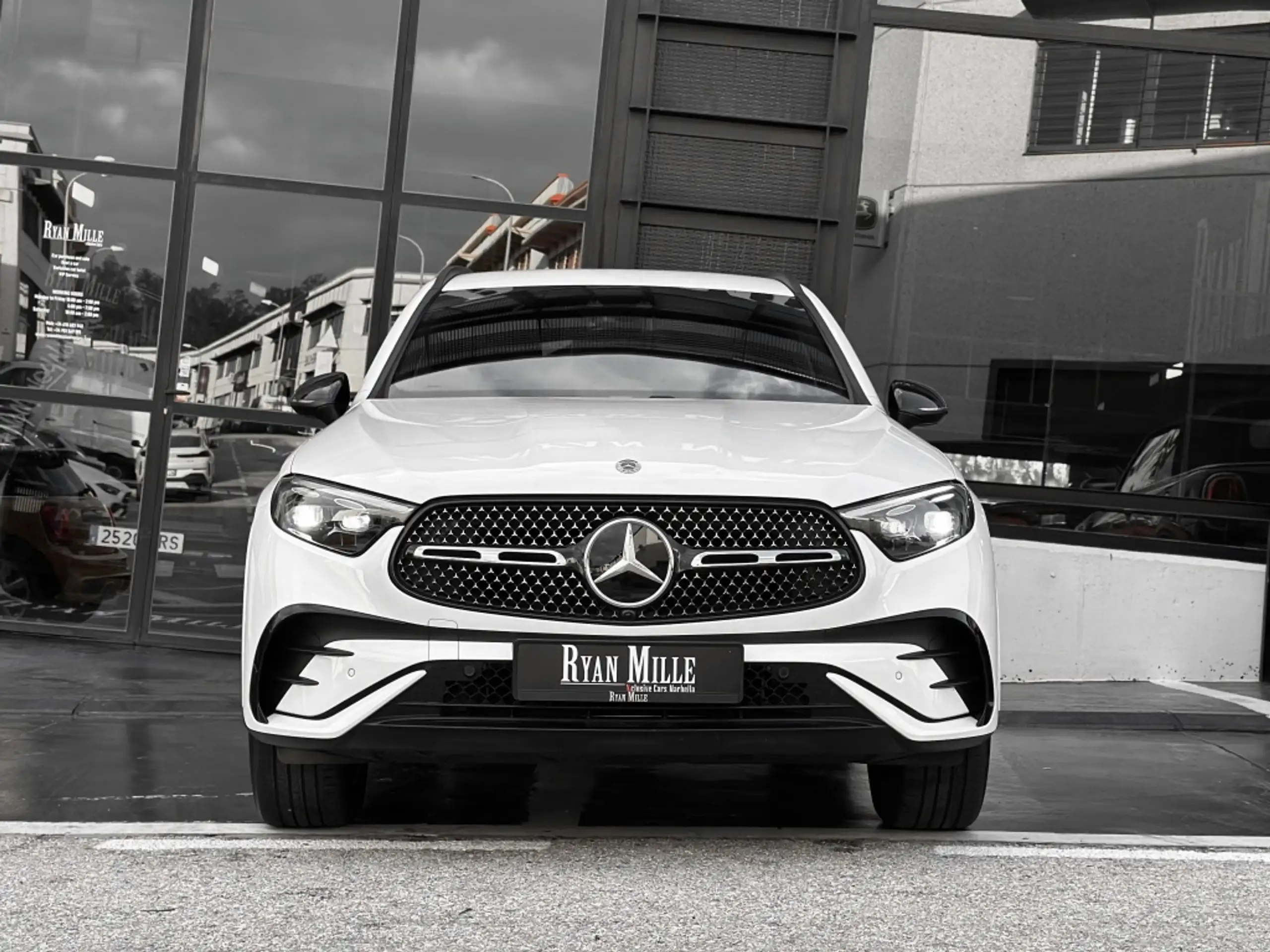 Mercedes-Benz - GLC 300