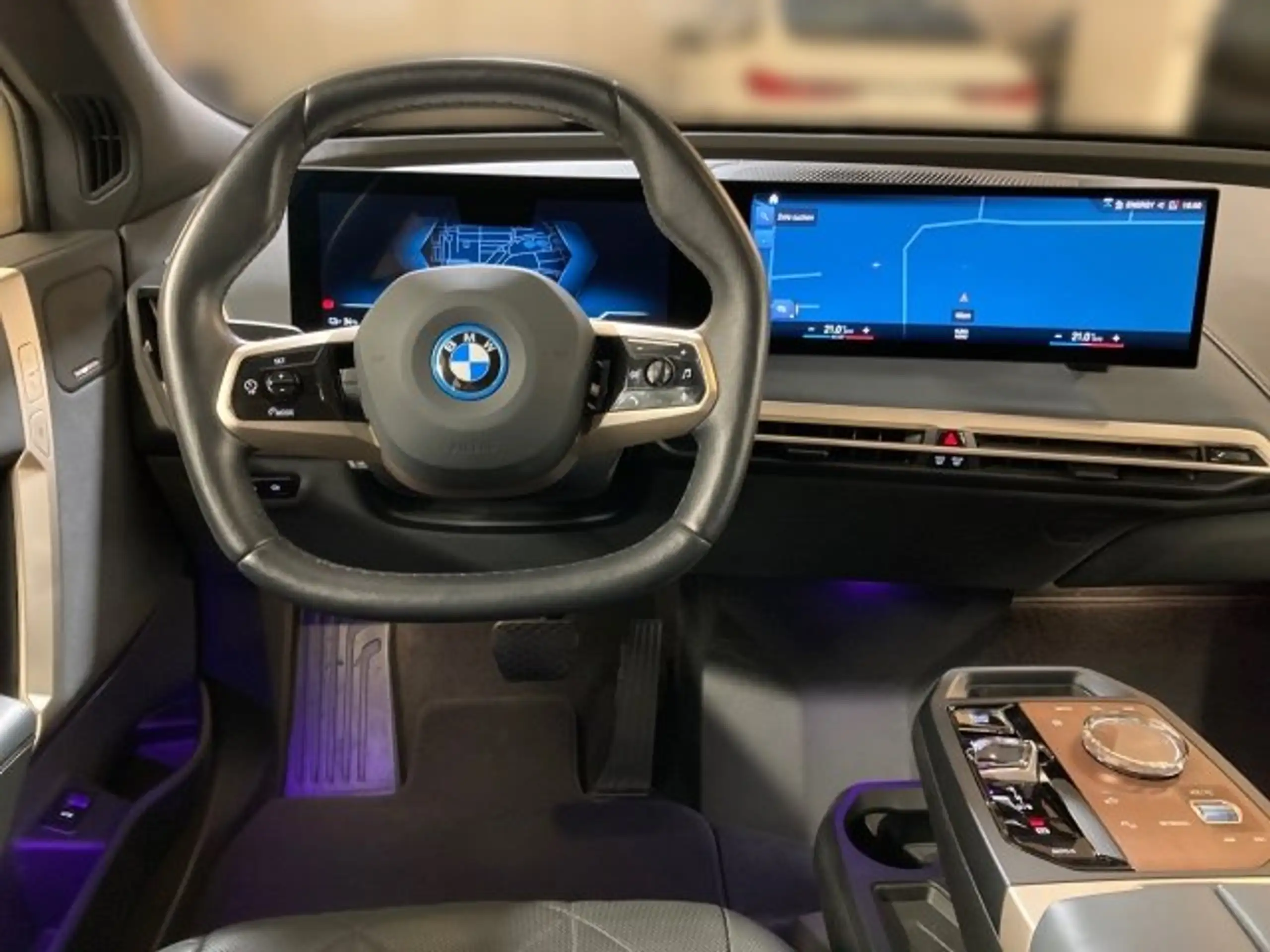 BMW - iX