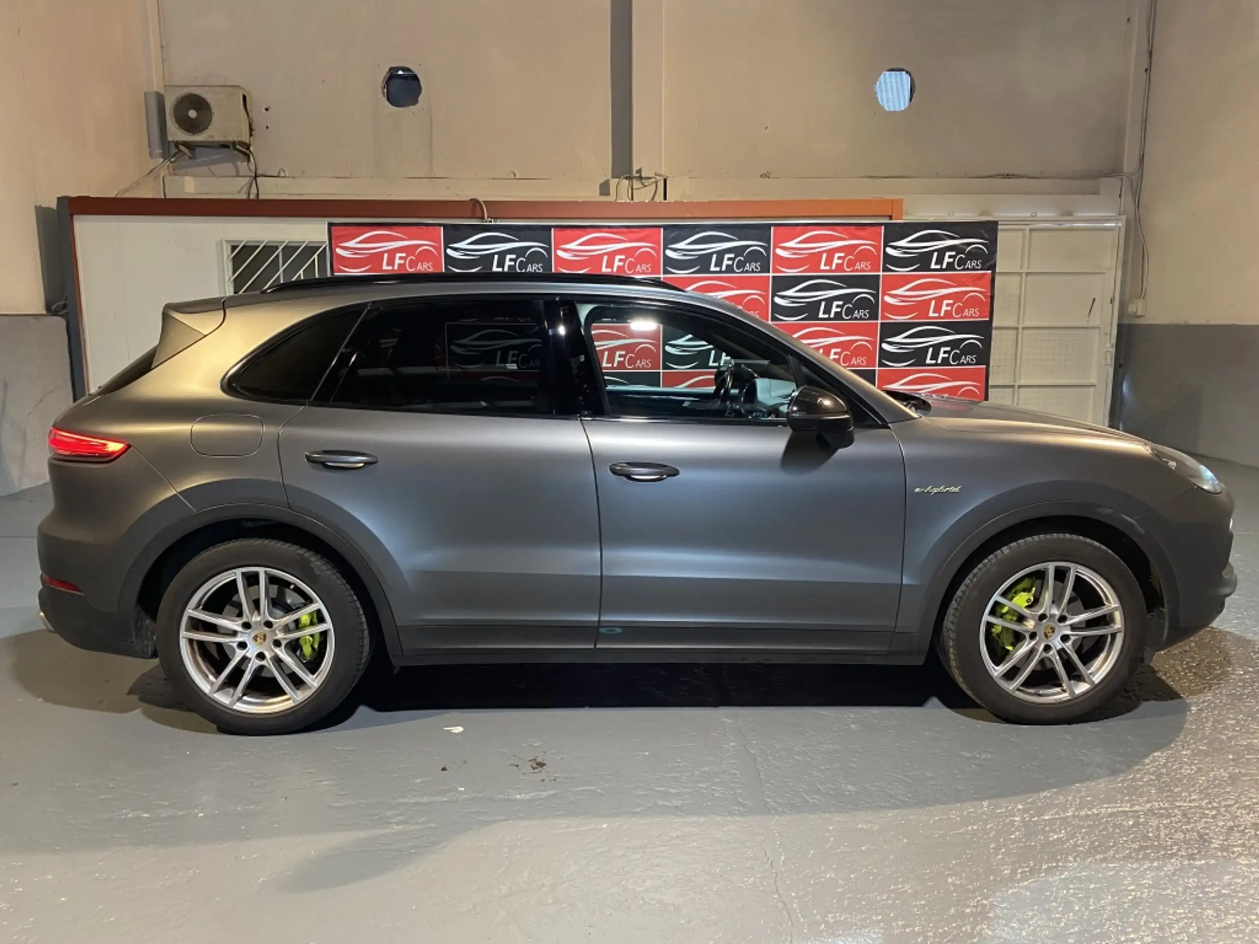 Porsche - Cayenne