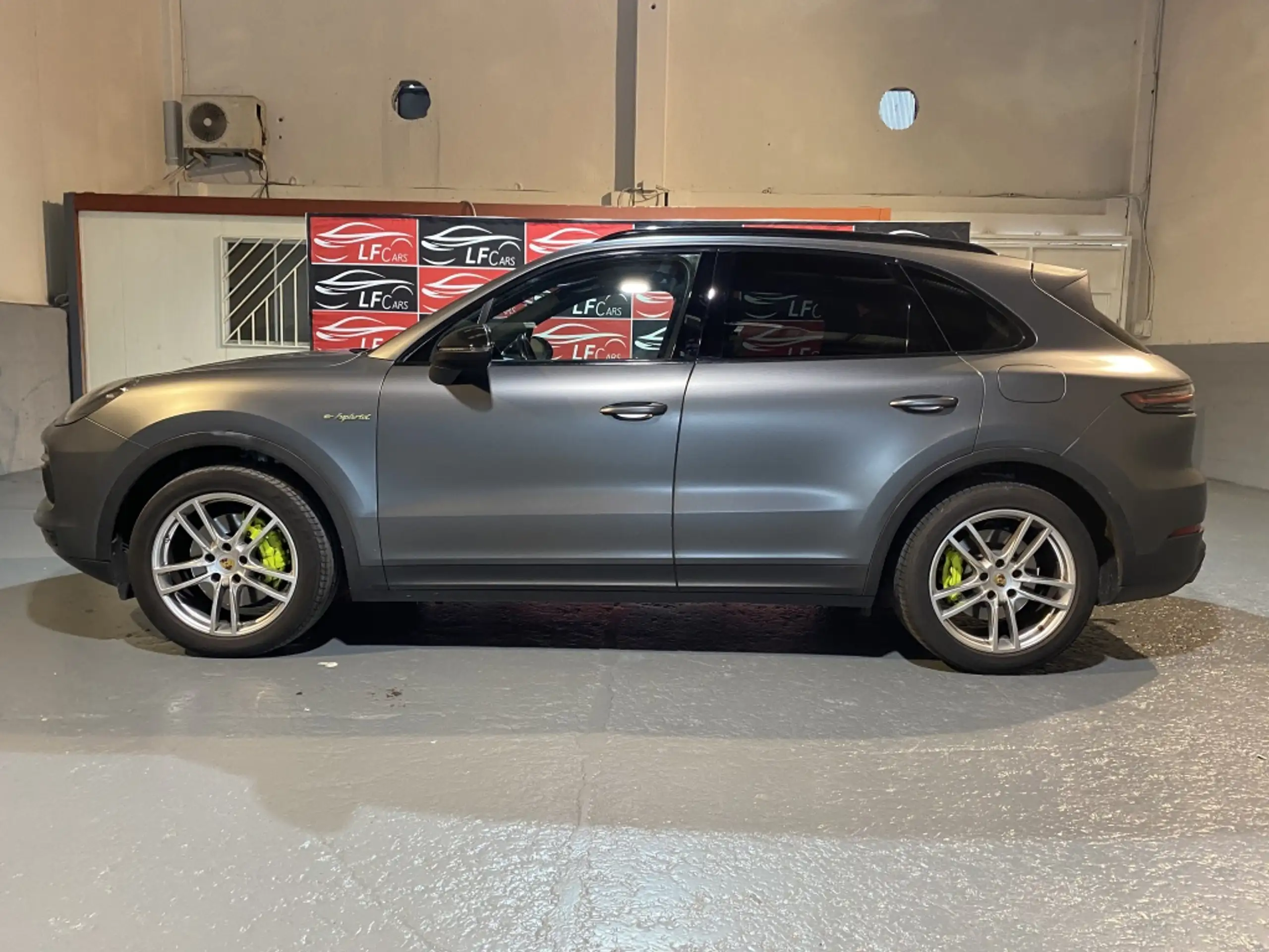 Porsche - Cayenne